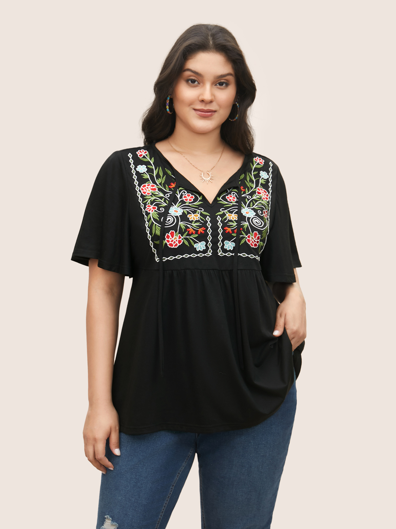 

Floral Embroidered Tie Knot Gathered T-shirt, Black