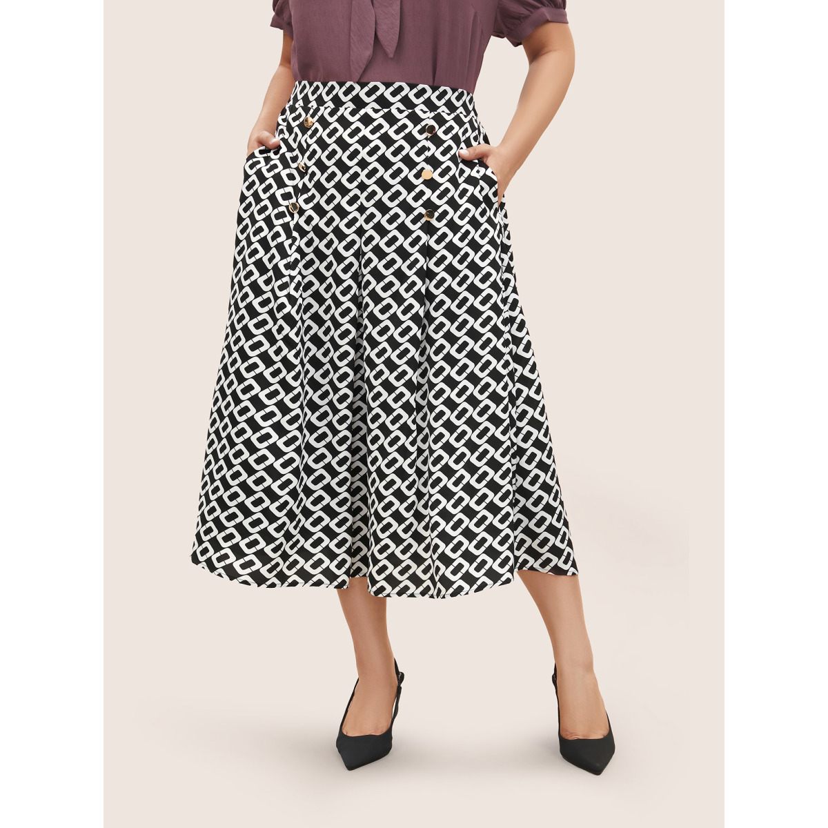 

Plus Size Geometric Metal Detail Pocket Skirt Women Black At the Office Pleated No stretch Slanted pocket Work Skirts BloomChic