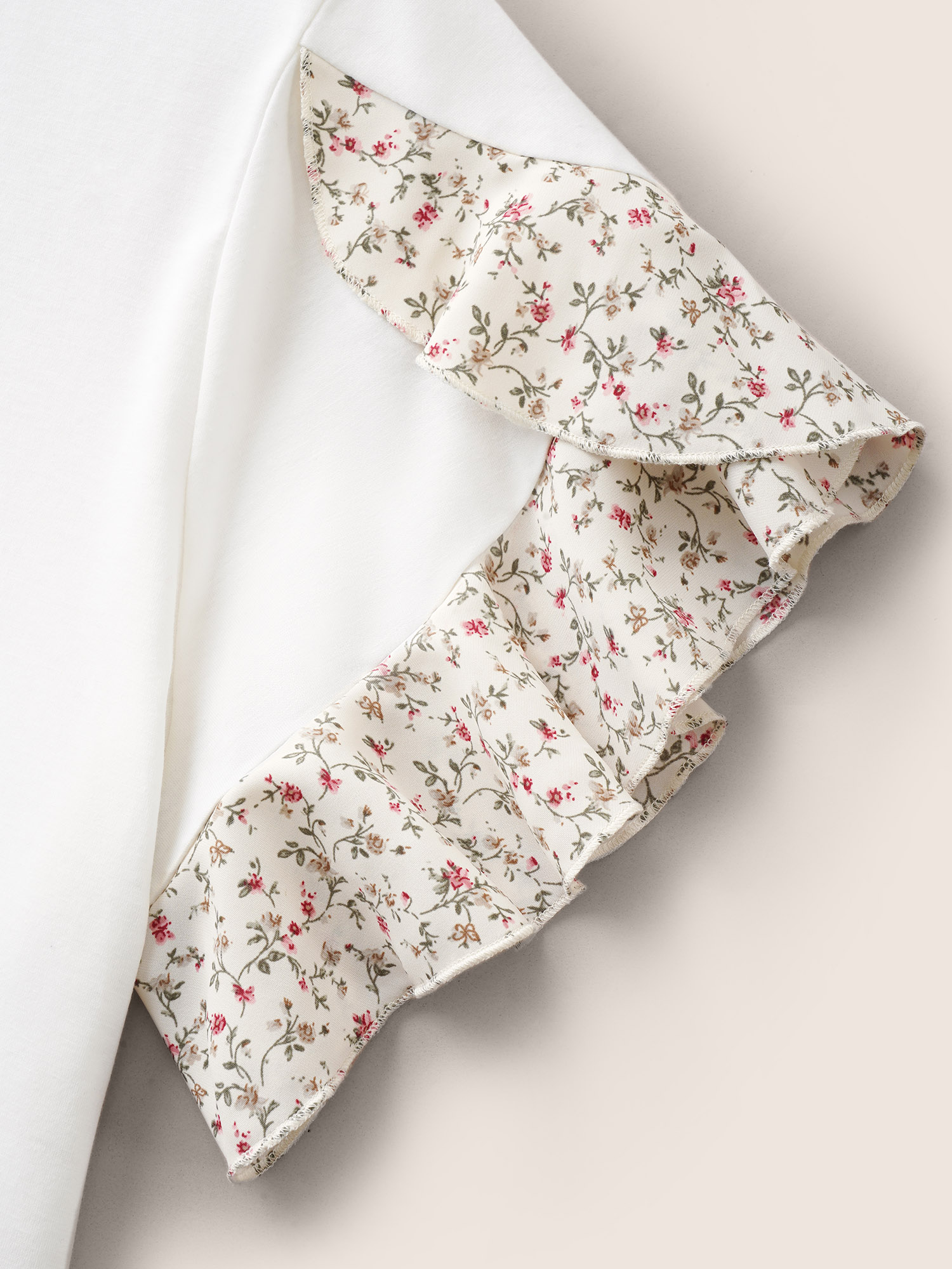 Plus Size Ditsy Floral Patchwork Petal Sleeve T-shirt White Women Elegant Patchwork Round Neck Everyday T-shirts BloomChic 10/M 