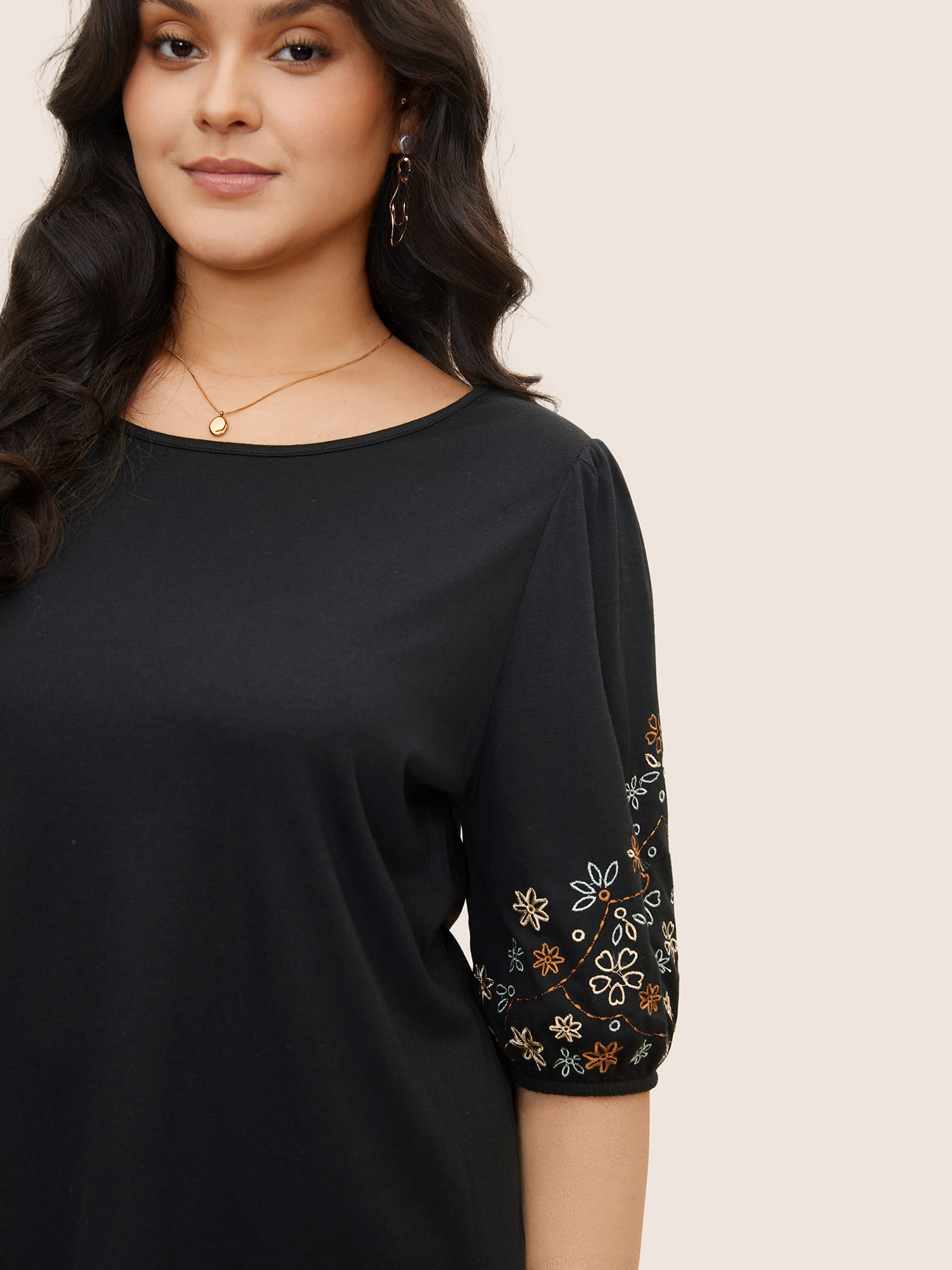 Plus Size Floral Embroidered Crew Neck Puff Sleeve T-shirt Black Women Elegant Embroidered Round Neck Everyday T-shirts BloomChic 28/5X 