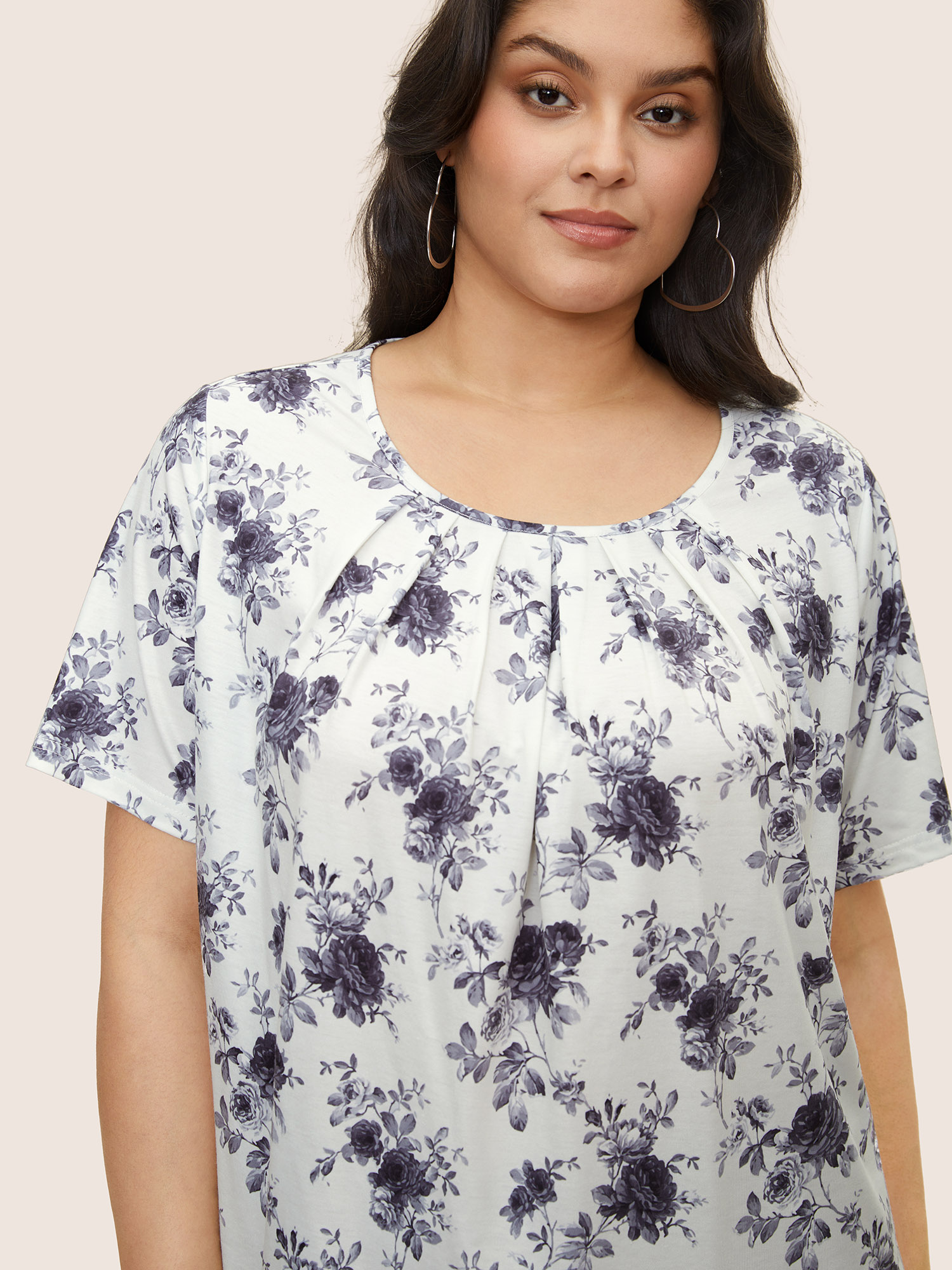 Plus Size Floral Print Round Neck Pleated T-shirt White Women Casual Pleated Round Neck Everyday T-shirts BloomChic 26/4X 