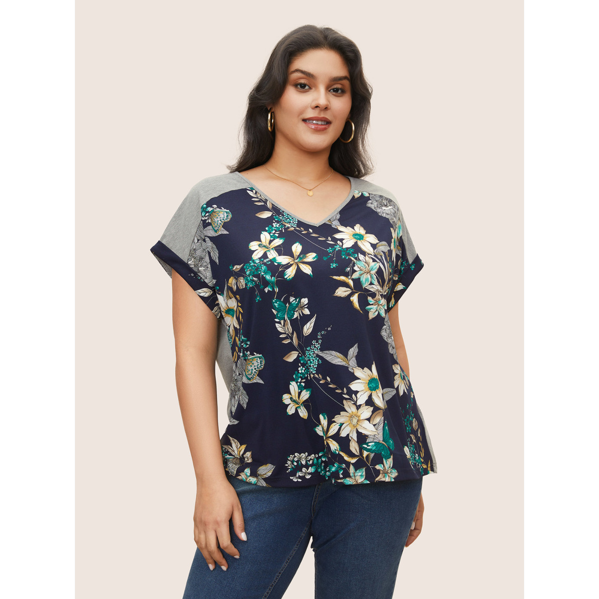 

Plus Size Floral Patchwork Cuffed Sleeve T-shirt Indigo Women Casual Contrast V-neck Everyday T-shirts BloomChic