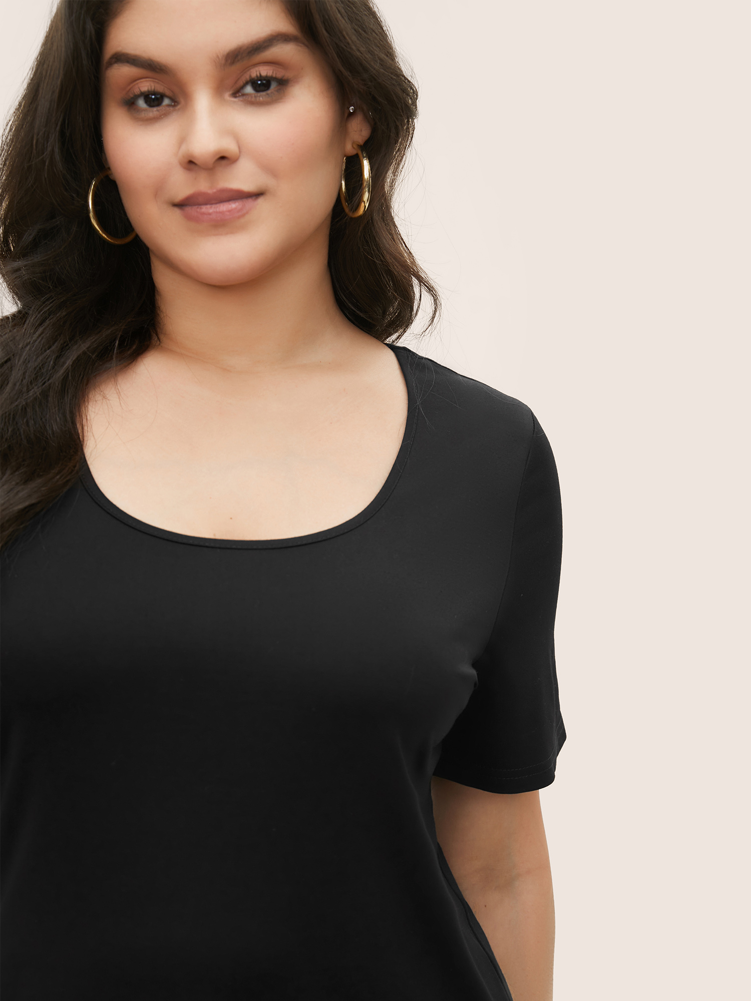 

Plus Size Basic Solid Color U Neck T-shirt Black Women Basics U-neck Everyday T-shirts BloomChic