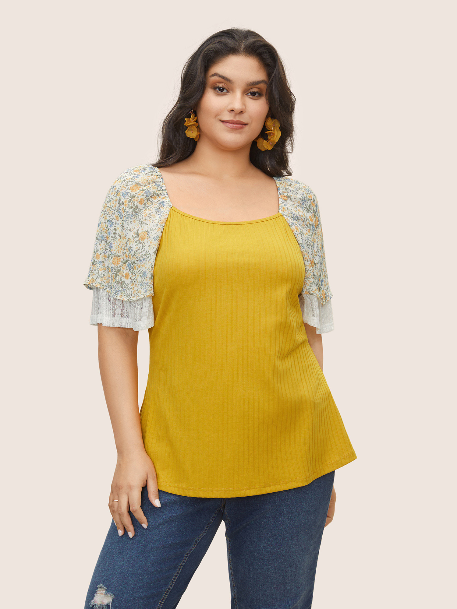 

Plus Size Ditsy Floral Patchwork Pit Strip Lace Trim T-shirt Gold Square Neck Half Sleeve Resort Jersey Tops