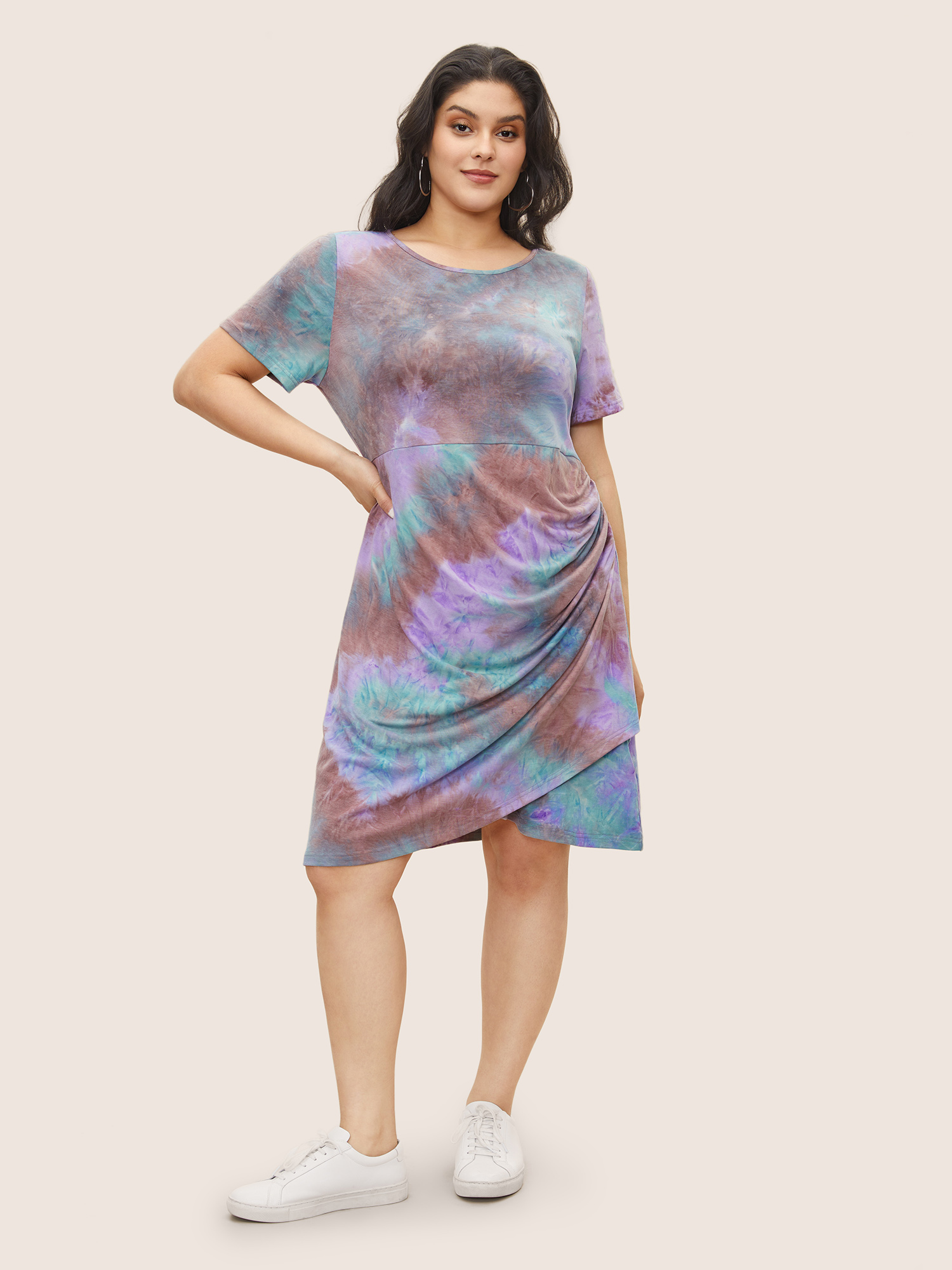 Plus Size Tie Dye Ruched Round Neck Dress Multicolor Women Gathered Round Neck Short sleeve Curvy Knee Dress BloomChic 26/4X 