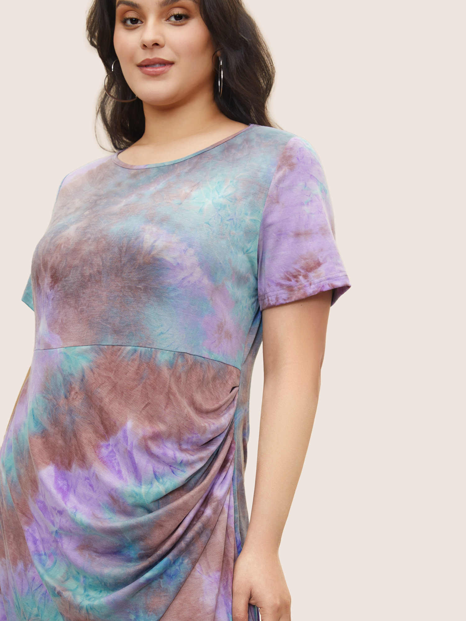 Plus Size Tie Dye Ruched Round Neck Dress Multicolor Women Gathered Round Neck Short sleeve Curvy Knee Dress BloomChic 26/4X 