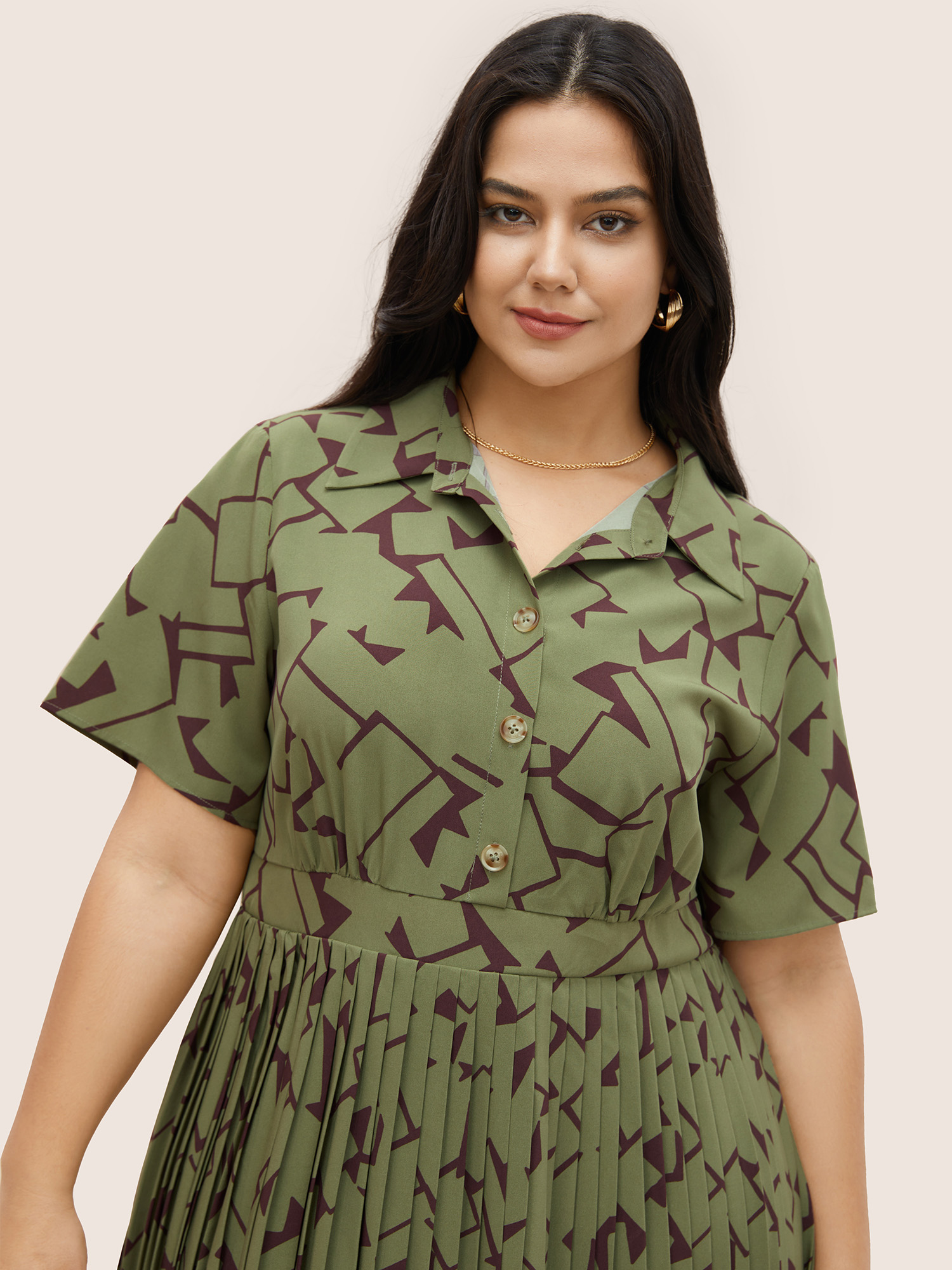 Plus Size Shirt Collar Geometric Button Up Pleated Dress Moss Women Pleated Shirt collar Short sleeve Curvy Midi Dress BloomChic 30/6X 