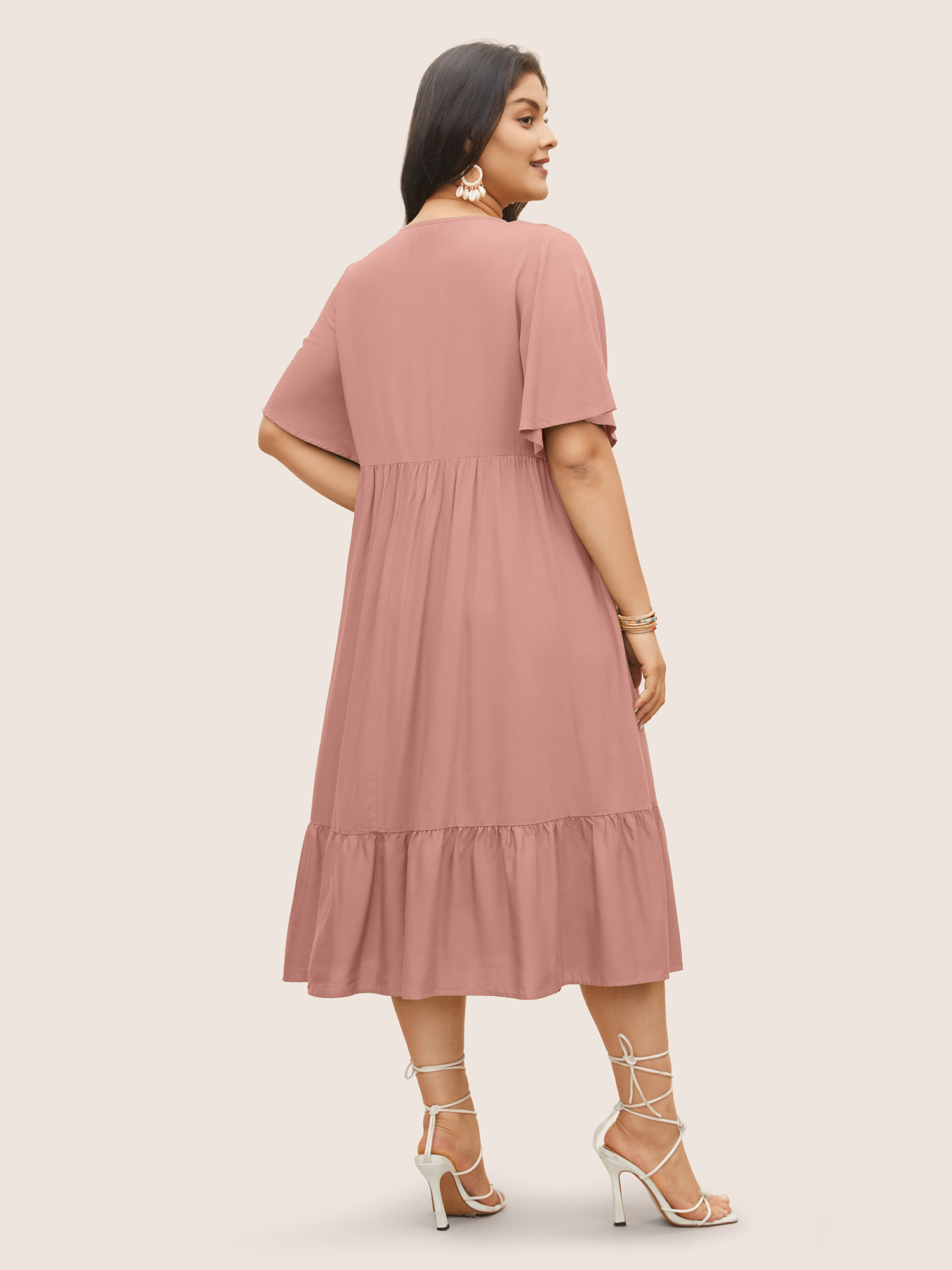 Plus Size Supersoft Essentials Floral Embroidered Patchwork Hem Dress Crepe Women Resort Non V-neck Short sleeve Curvy Midi Dress BloomChic 12/L 