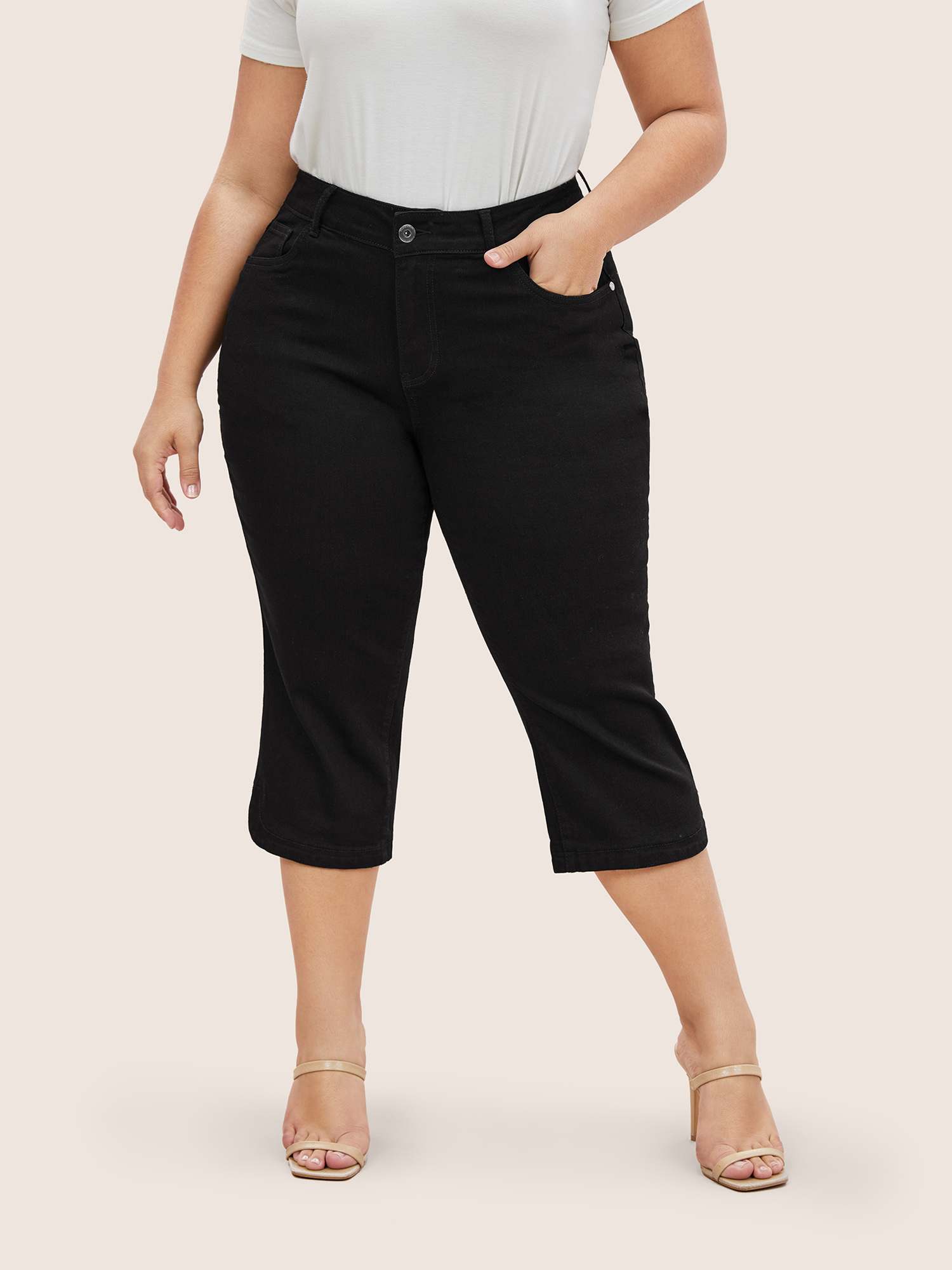 

Plus Size Black Wash Split Hem Cropped Jeans Women Black Elegant High stretch Slanted pocket Jeans BloomChic