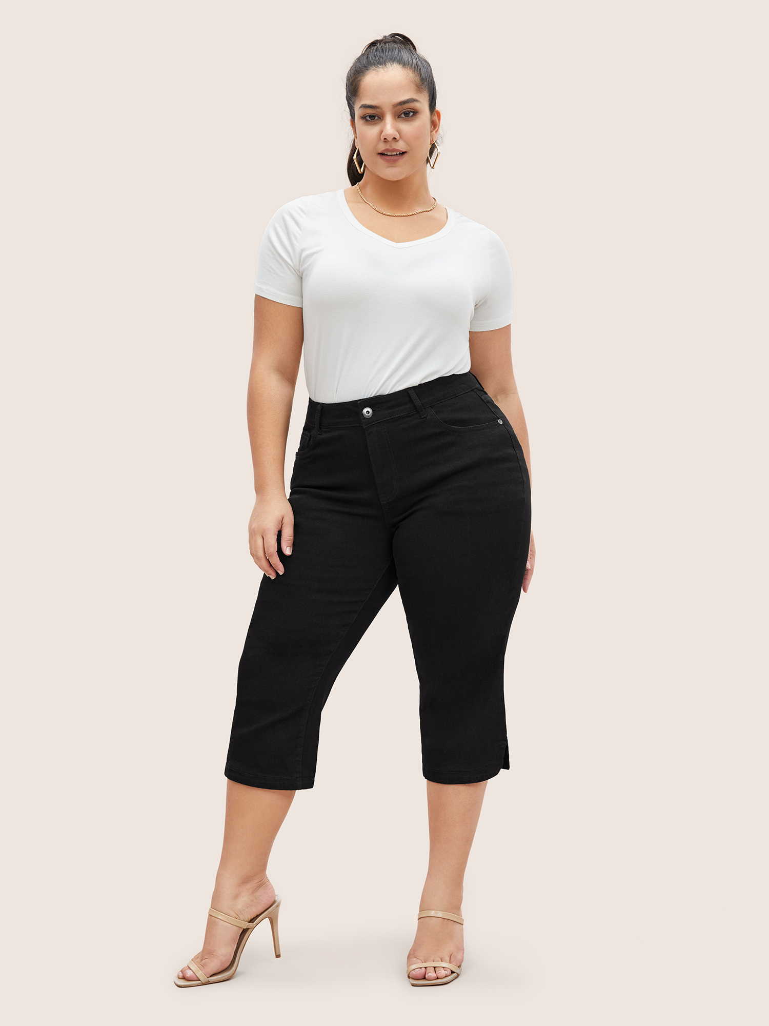 

Plus Size Black Wash Split Hem Cropped Jeans Women Black Elegant High stretch Slanted pocket Jeans BloomChic