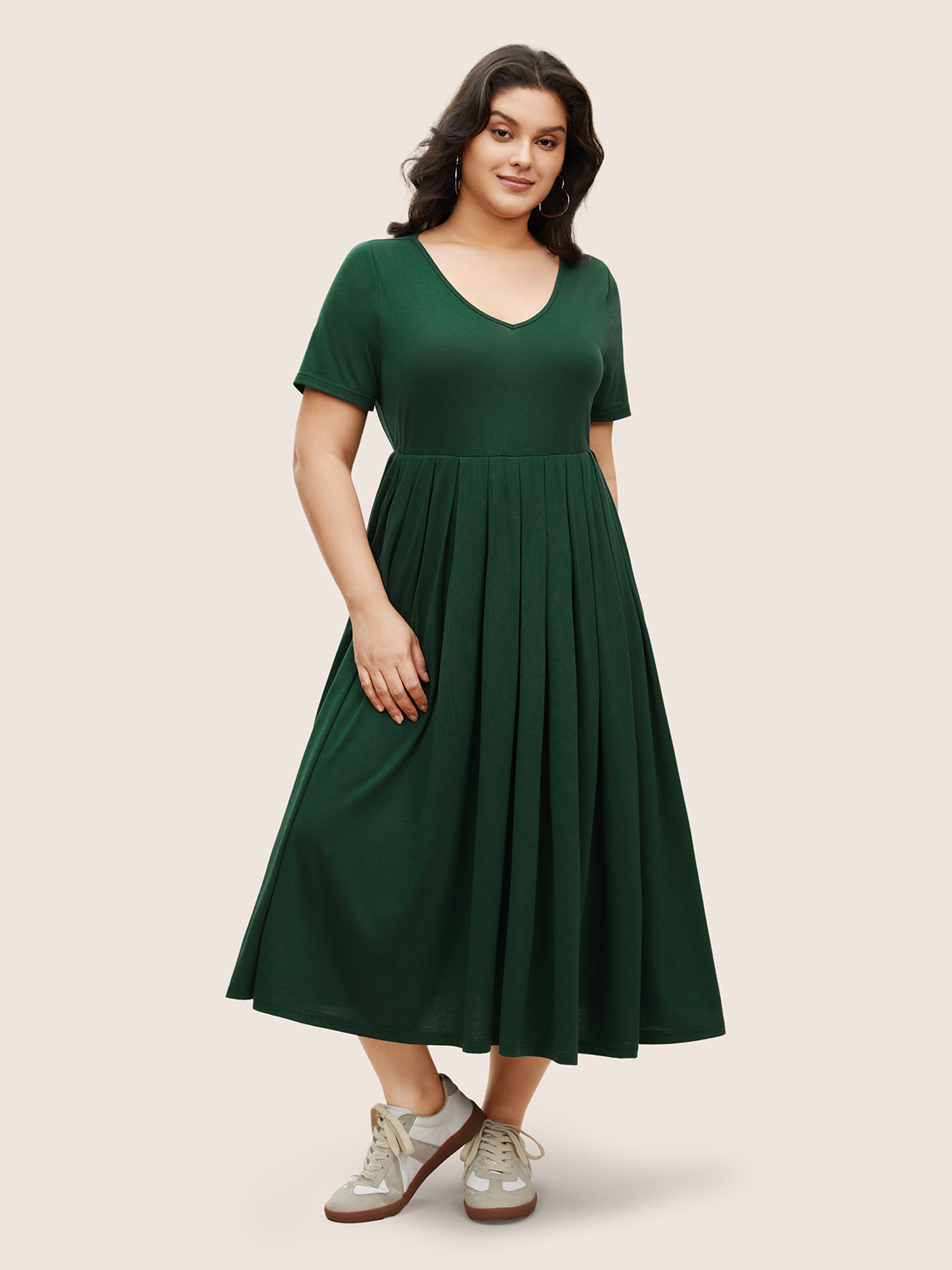 

Plus Size Supersoft Essentials Plain Pleated Dress Green Women Pleated V-neck Short sleeve Curvy BloomChic