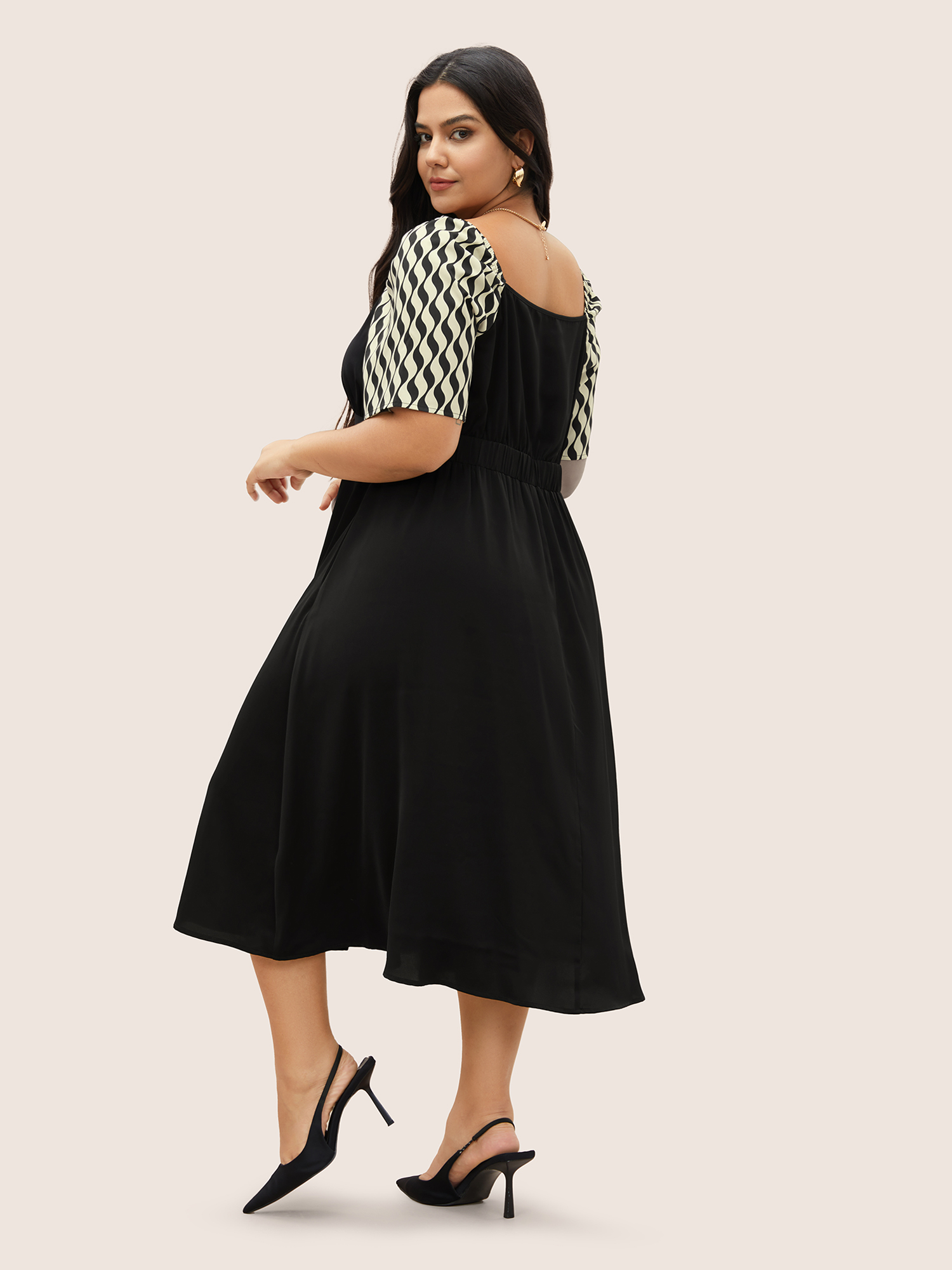 

Plus Size Geometric Square Neck Raglan Sleeve Elastic Waist Dress Black Women Non Curvy Midi Dress BloomChic