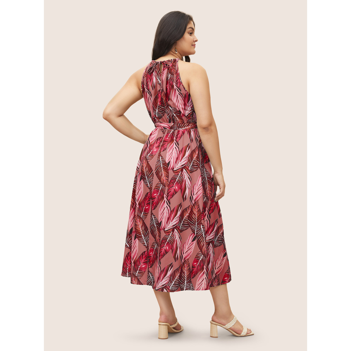

Tropical Print Knotted Pocket Ruffles Belted Halter Dress, Rouge