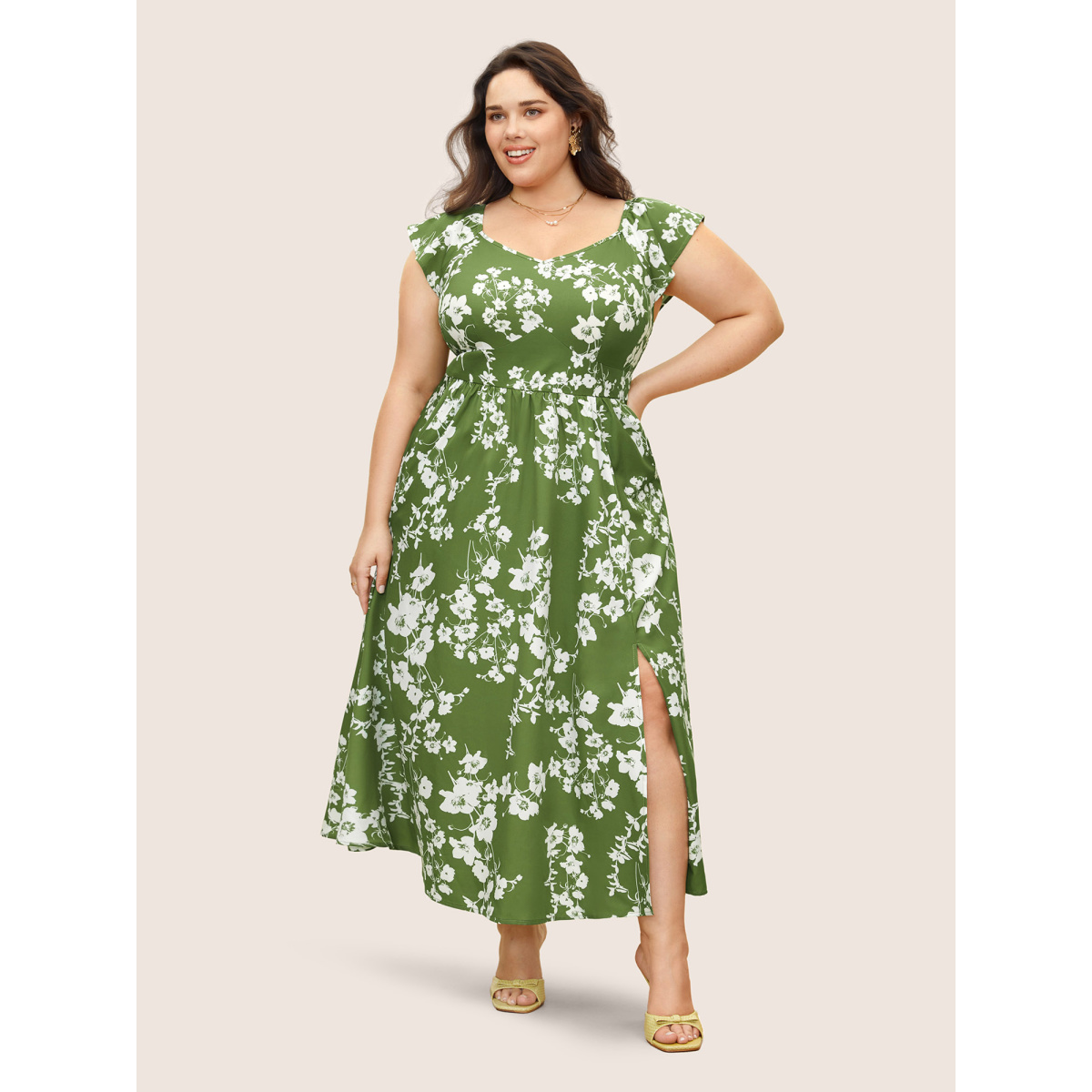 

Plus Size Silhouette Floral Print Shirred Split Front Dress Green Women Heart neckline Cap Sleeve Curvy BloomChic