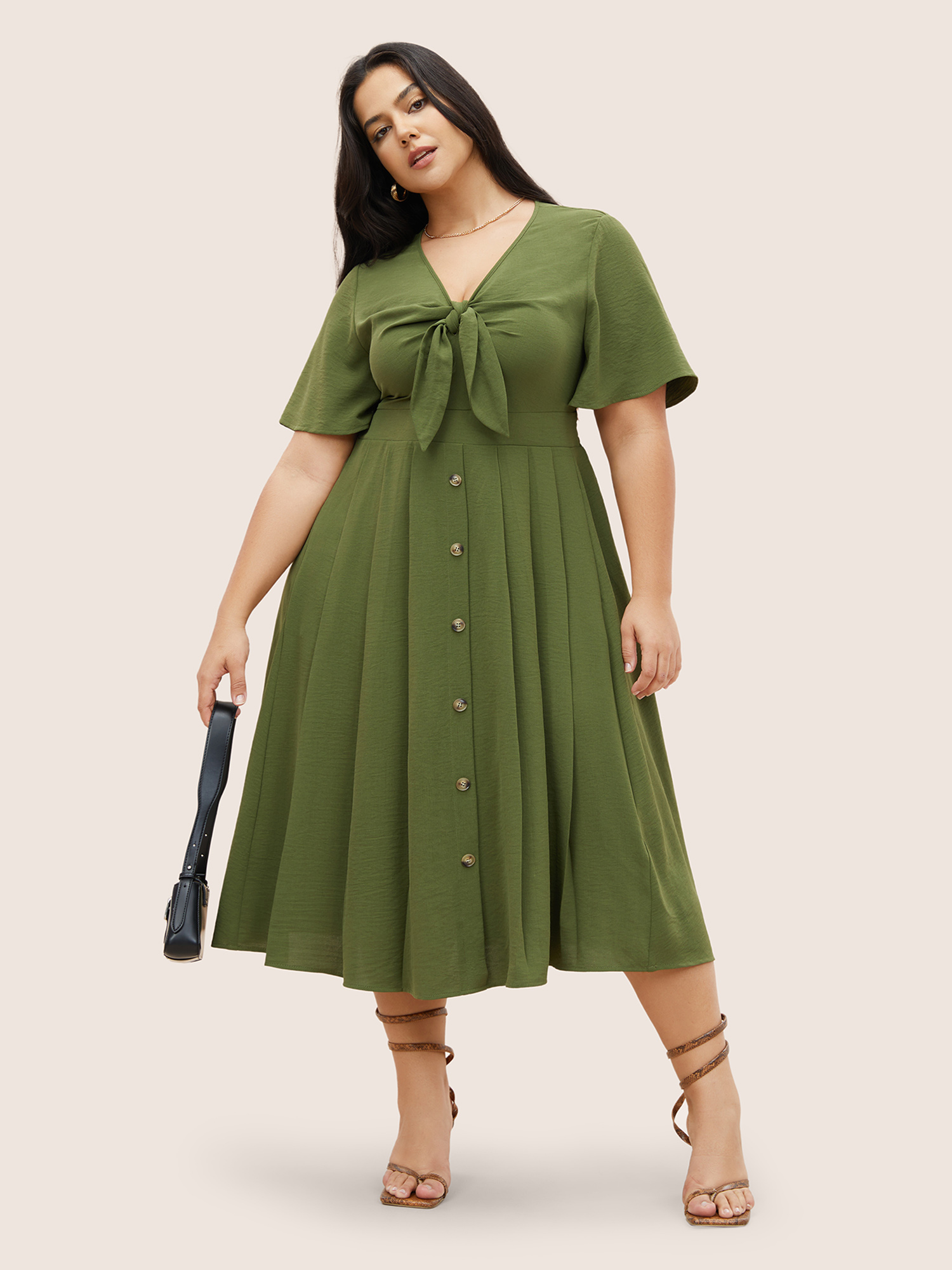 

Plus Size Plain Tie Knot Button Detail Shirred Dress ArmyGreen Women At the Office Tie knot V-neck Short sleeve Curvy Midi Dress BloomChic