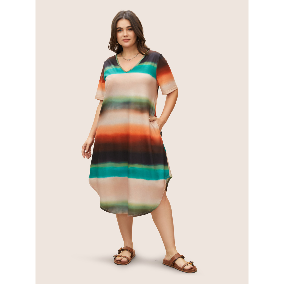 

Plus Size Ombre Contrast V Neck Curved Hem Dress Multicolor Women Non V-neck Short sleeve Curvy BloomChic