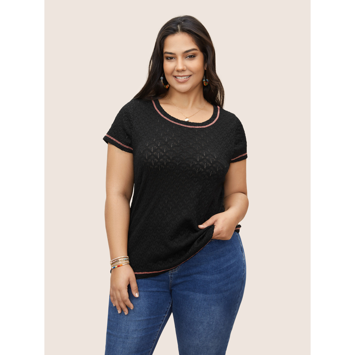 

Plus Size Crew Neck Lace Insert Contrast Stitch T-shirt Black Women Resort Contrast Round Neck Bodycon Vacation T-shirts BloomChic