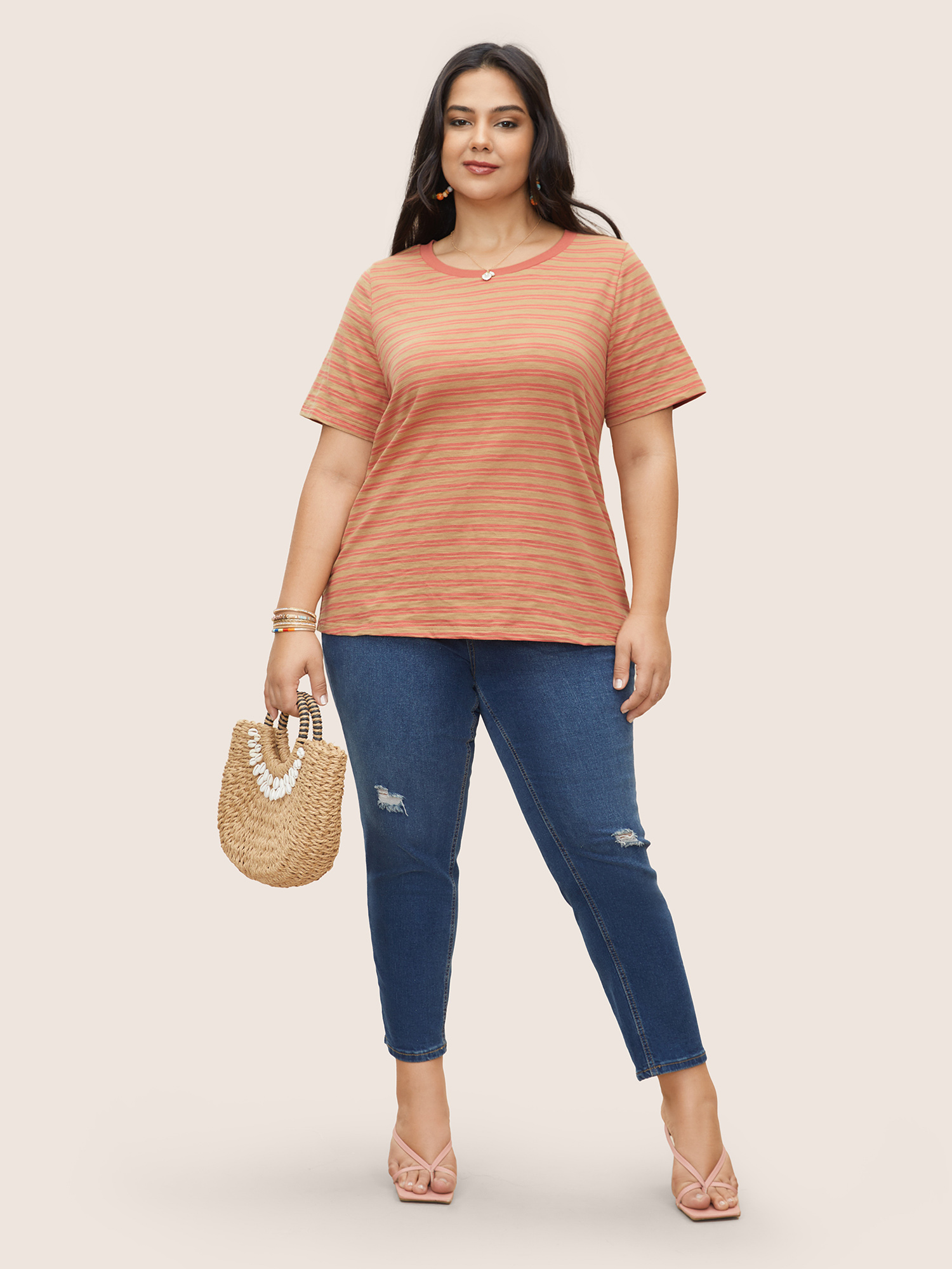 

Plus Size Colored Stripes Print Crew Neck T-shirt Tan Women Resort Contrast Round Neck Vacation T-shirts BloomChic