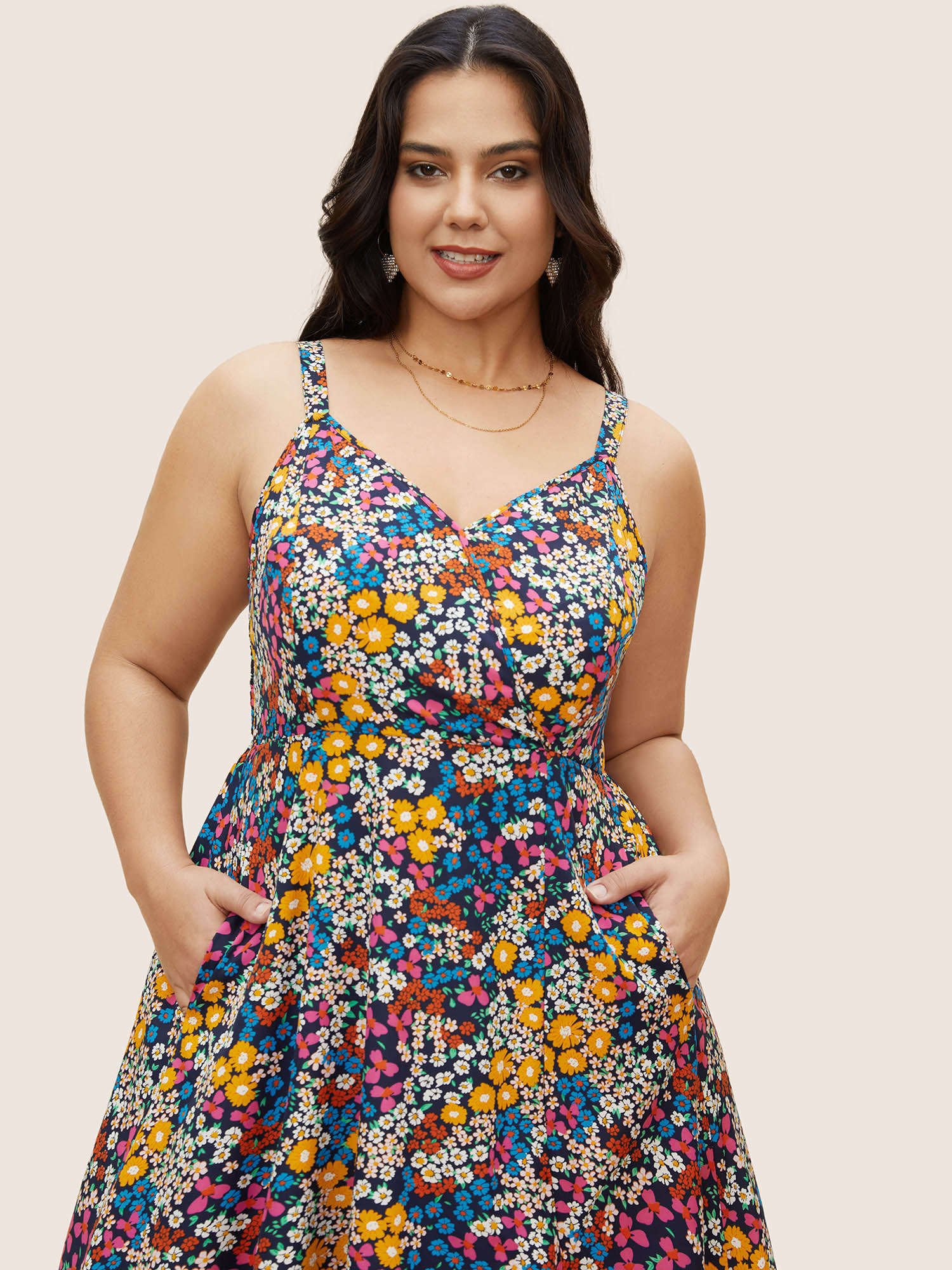 Plus Size Ditsy Floral Shirred Pocket Cami Dress Indigo Women Elegant Shirred V-neck Sleeveless Curvy BloomChic 30/6X 