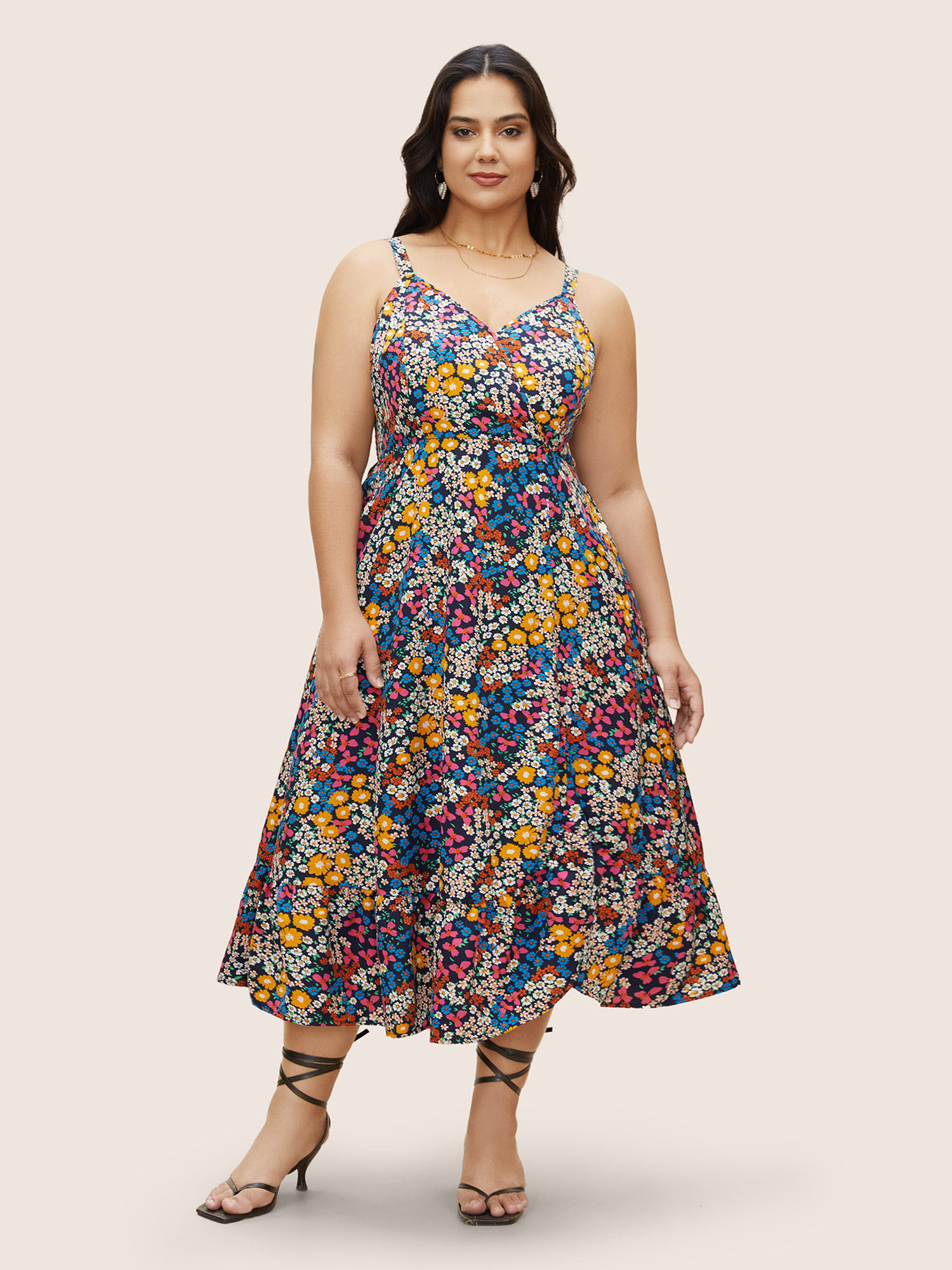 

Plus Size Ditsy Floral Shirred Pocket Cami Dress Indigo Women Shirred V-neck Sleeveless Curvy BloomChic