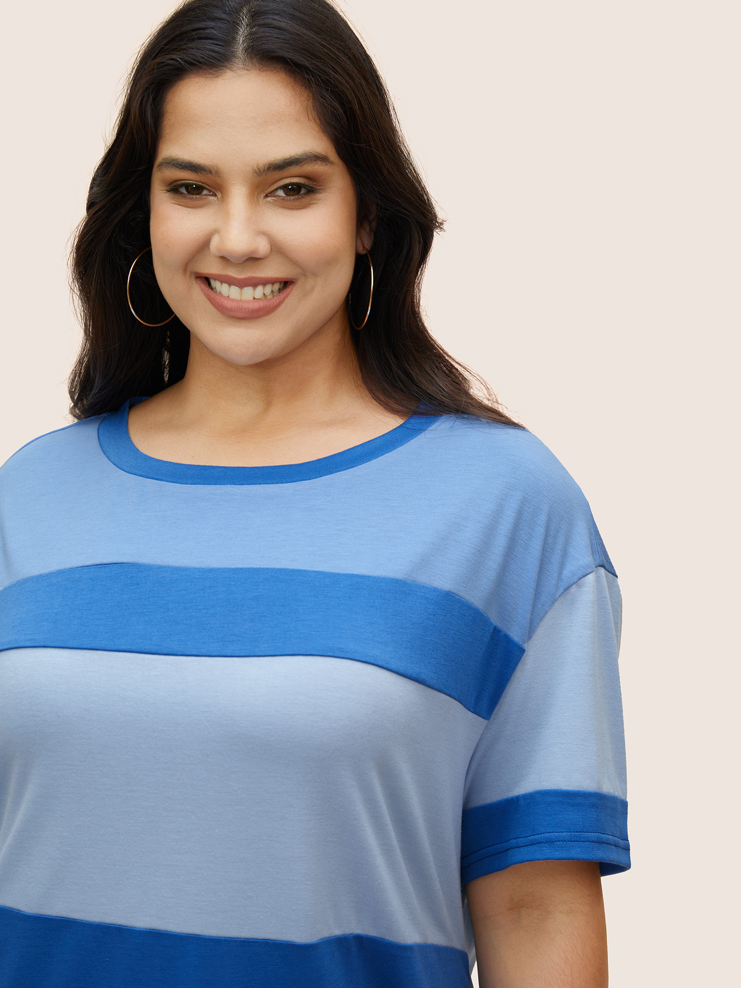 Plus Size Colorblock Contrast Drop Shoulder Sleeve T-shirt LightBlue Women Casual Contrast Round Neck Everyday T-shirts BloomChic 18-20/2X 