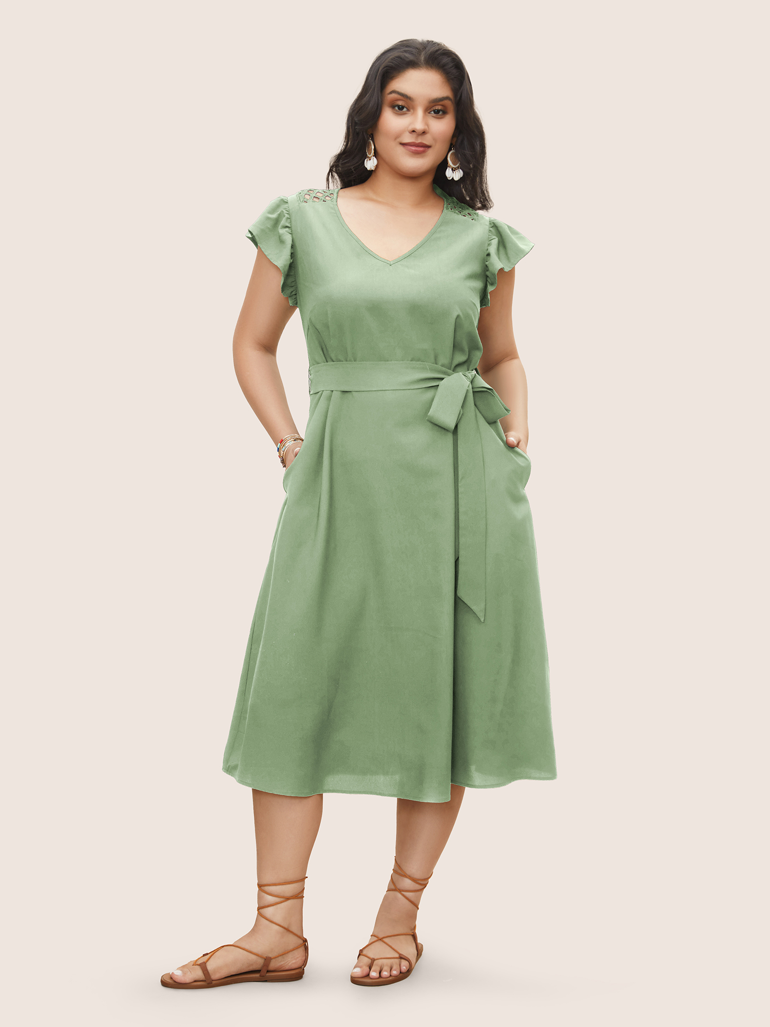Plus Size Solid Cut Out Ruffle Cap Sleeve Dress Palemauve Women Woven ribbon&lace trim V-neck Cap Sleeve Curvy Midi Dress BloomChic 26/4X 