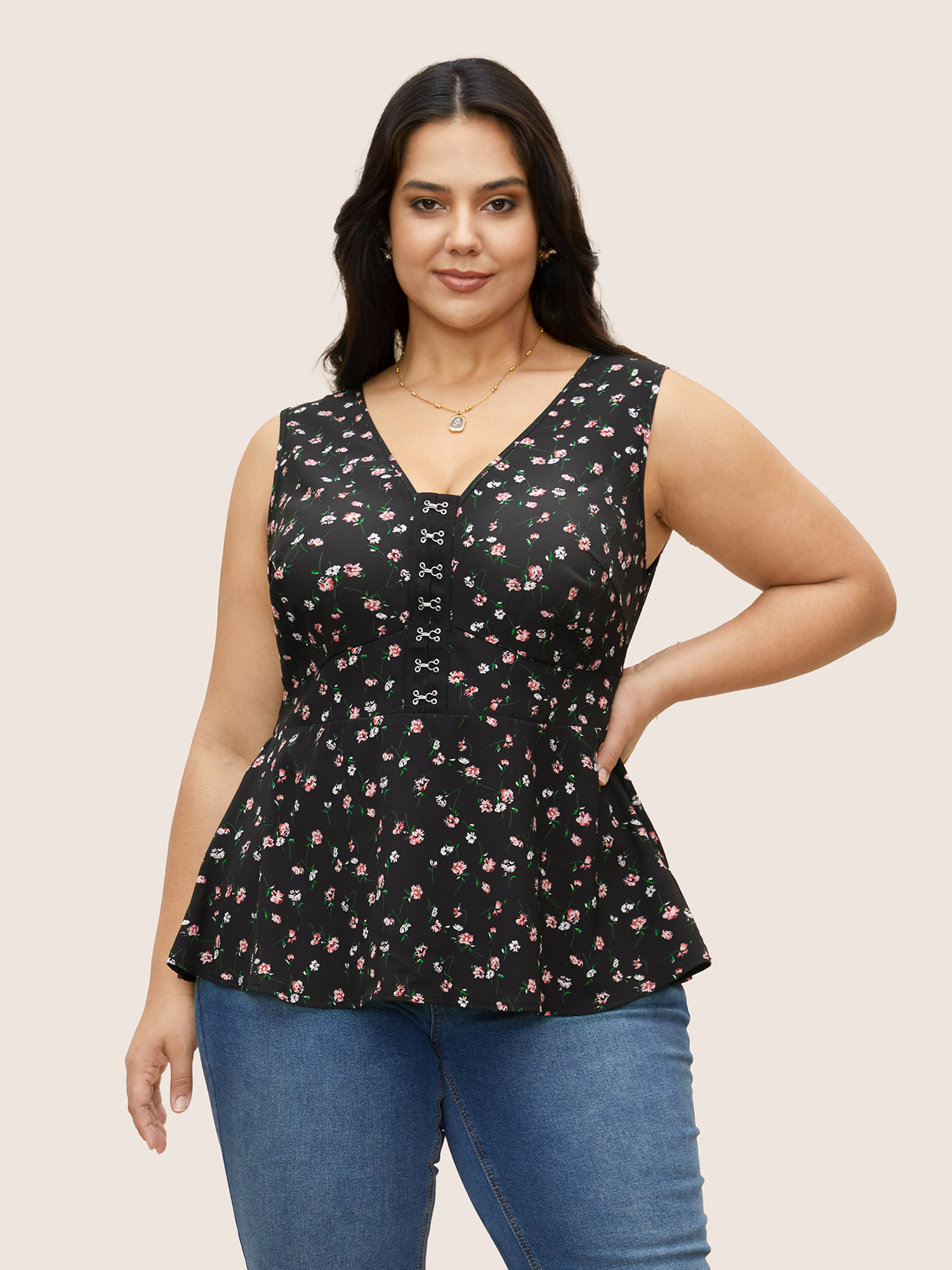 

Plus Size V Neck Ditsy Floral Buckle Detail Tank Top Women Black Elegant Gathered V-neck Everyday Tank Tops Camis BloomChic