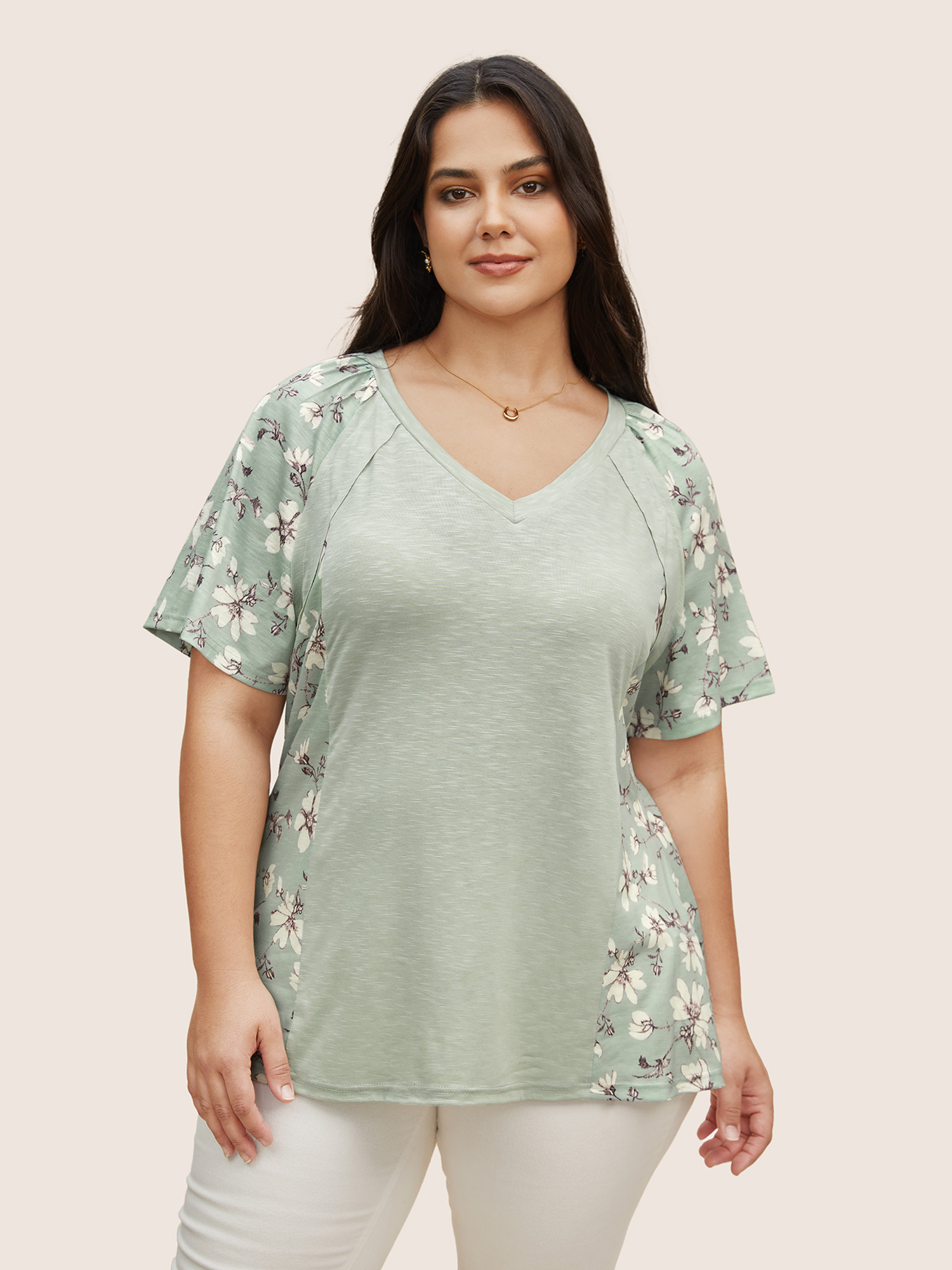 

Plus Size Floral Patchwork Pleated Raglan Sleeve T-shirt LightGreen Women Elegant Contrast Natural Flowers V-neck Everyday T-shirts BloomChic