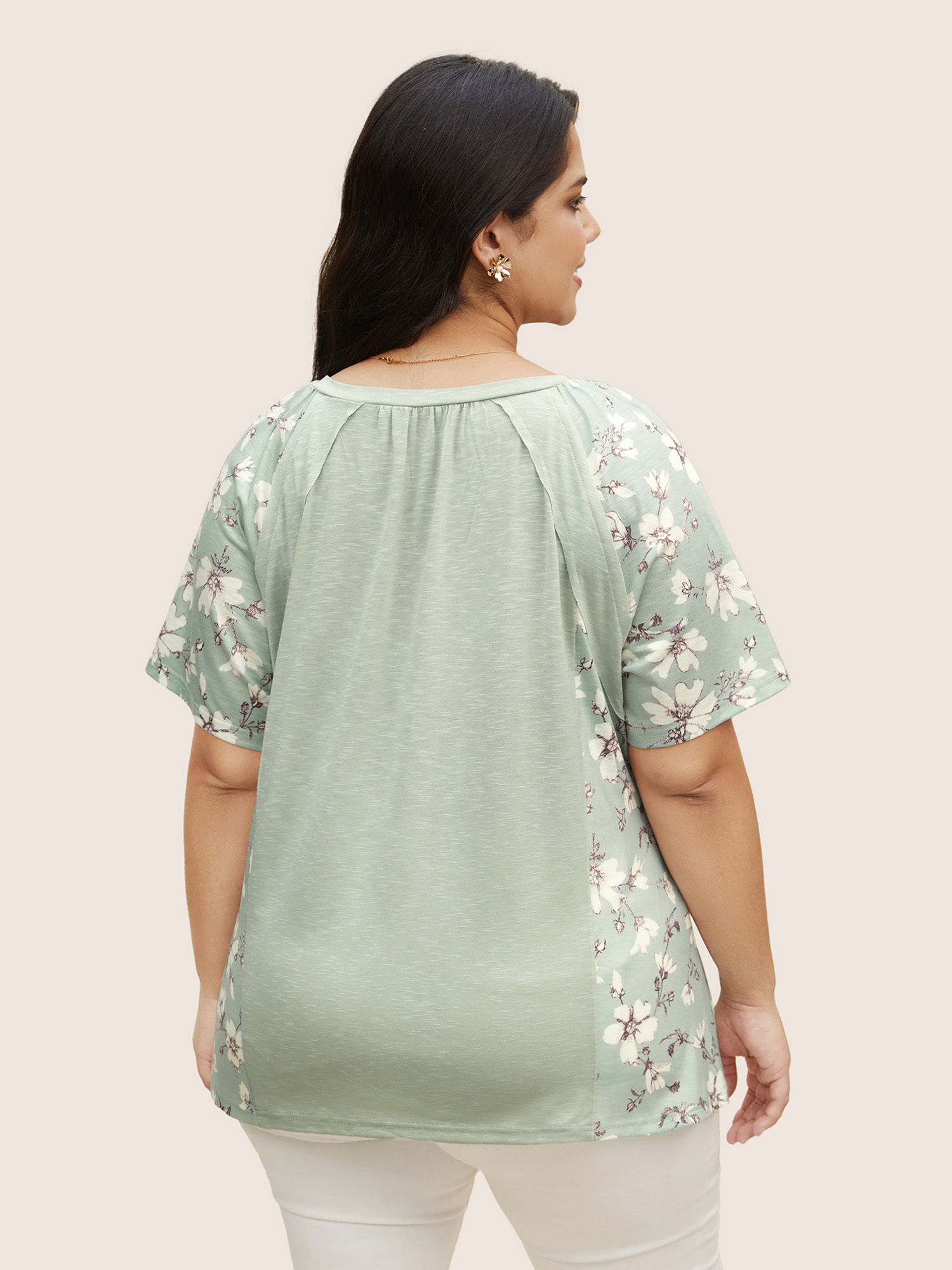 Plus Size Floral Patchwork Pleated Raglan Sleeve T-shirt LightGreen Women Elegant Contrast Natural Flowers V-neck Everyday T-shirts BloomChic 30/6X 