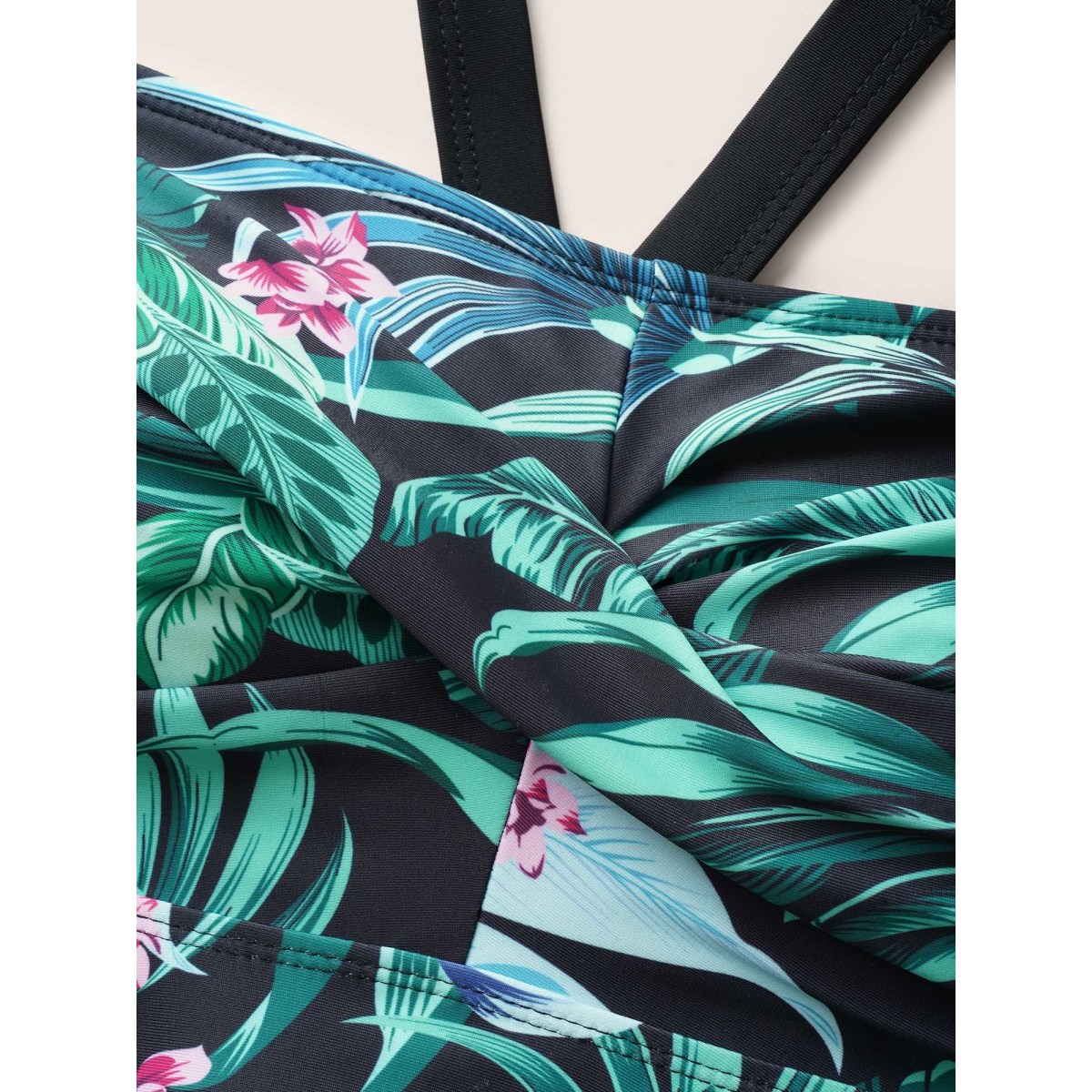 

Plus Size Tropical Print Crossover Swim Top Women's Swimwear Multicolor Beach Twist High stretch Bodycon Heart neckline Curve Swim Tops BloomChic