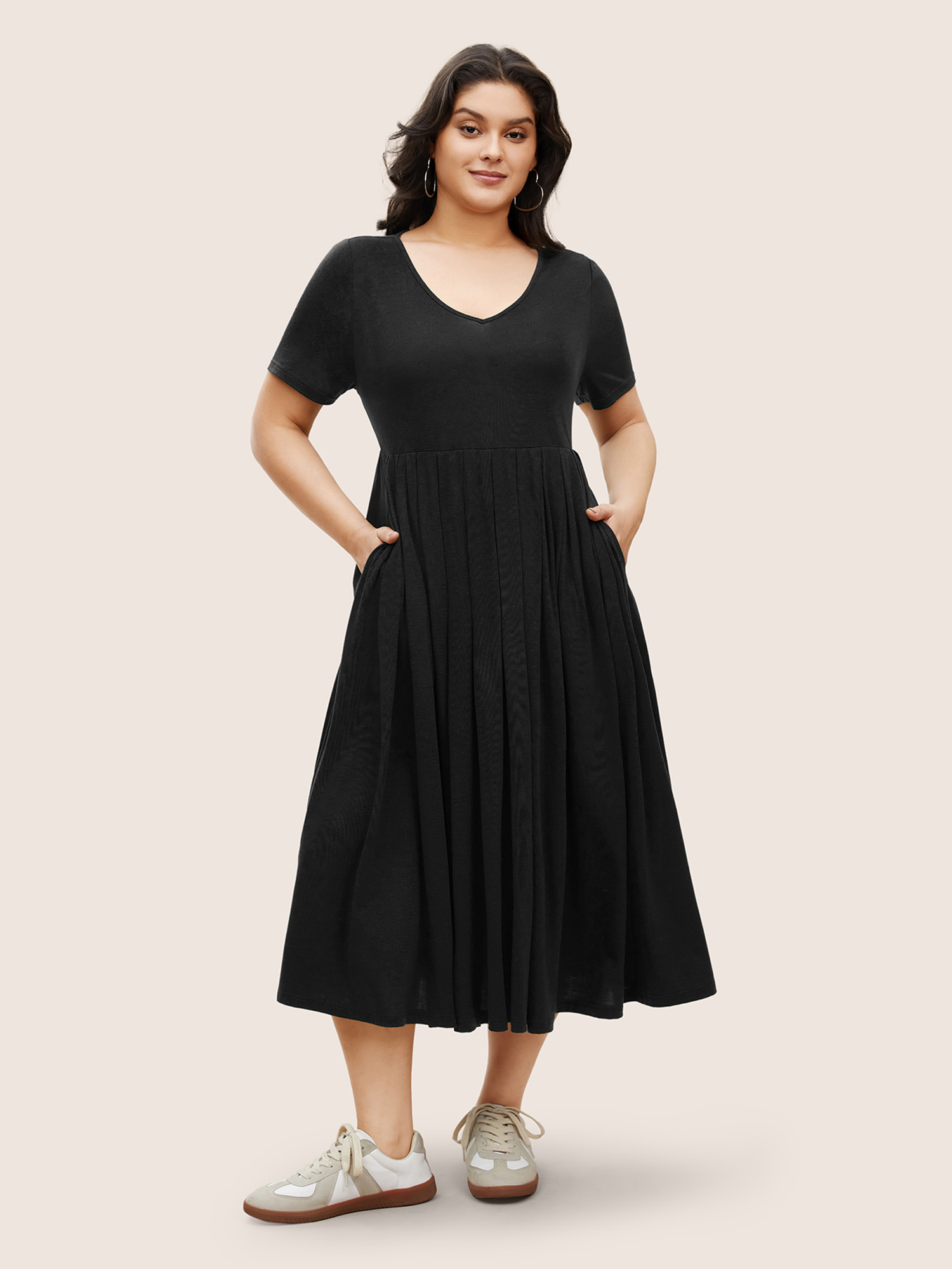 

Plus Size Supersoft Essentials Plain Pleated Dress Black Women Pleated V-neck Short sleeve Curvy BloomChic