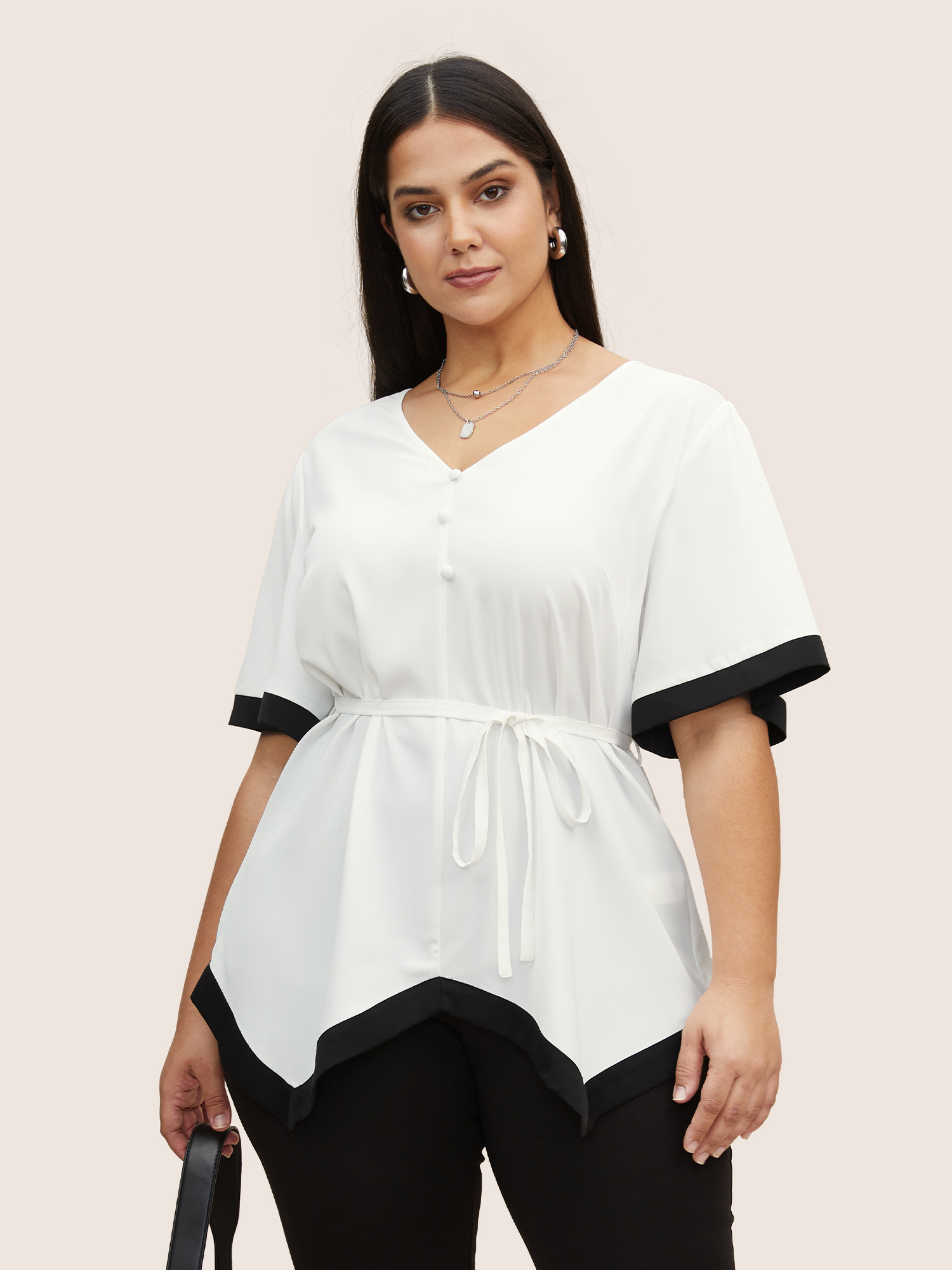 

Plus Size White V Neck Patchwork Contrast Tie Knot Blouse Women At the Office Short sleeve V-neck Work Blouses BloomChic