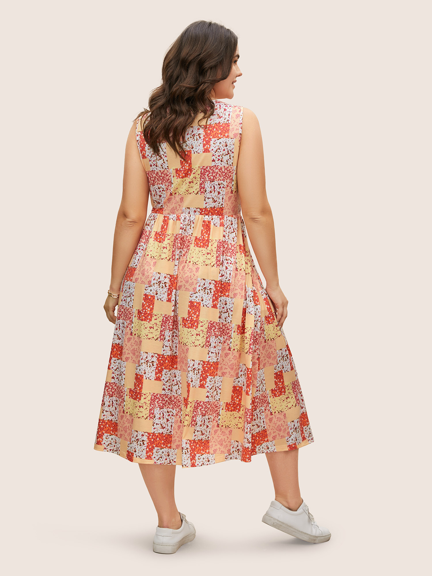 Plus Size Square Neck Patchwork Floral Pleated Dress Lightorange Women Pleated Square Neck Sleeveless Curvy BloomChic 22-24/3X 