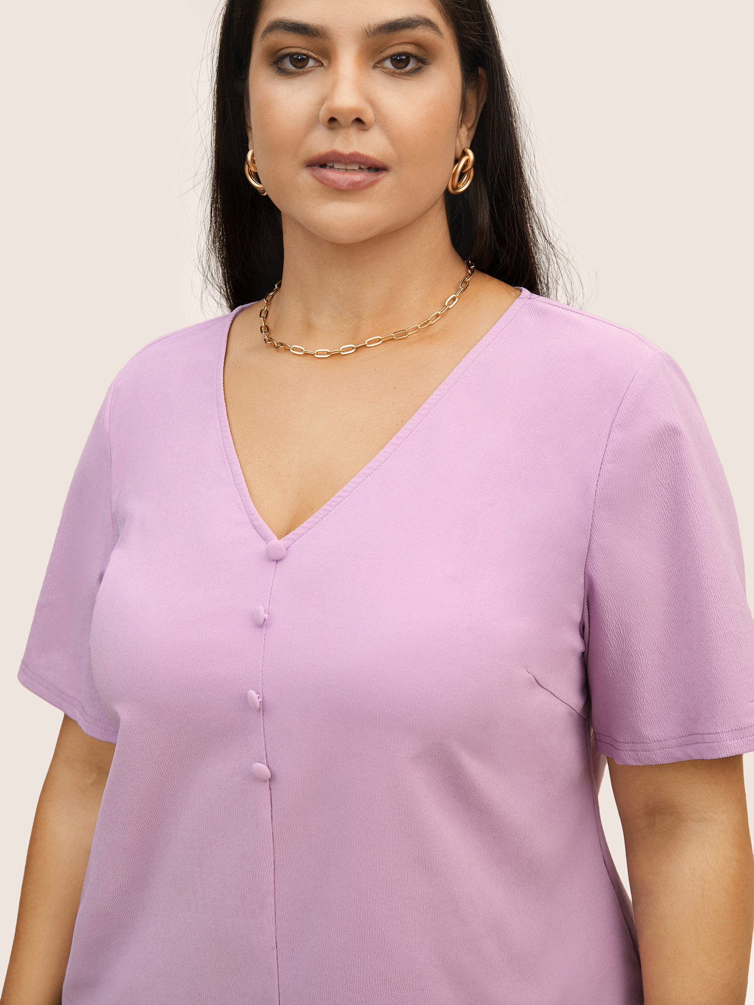 

Plus Size Lilac Stretchy Woven Solid Button Detail Blouse Women Work From Home Short sleeve V-neck Work Blouses BloomChic