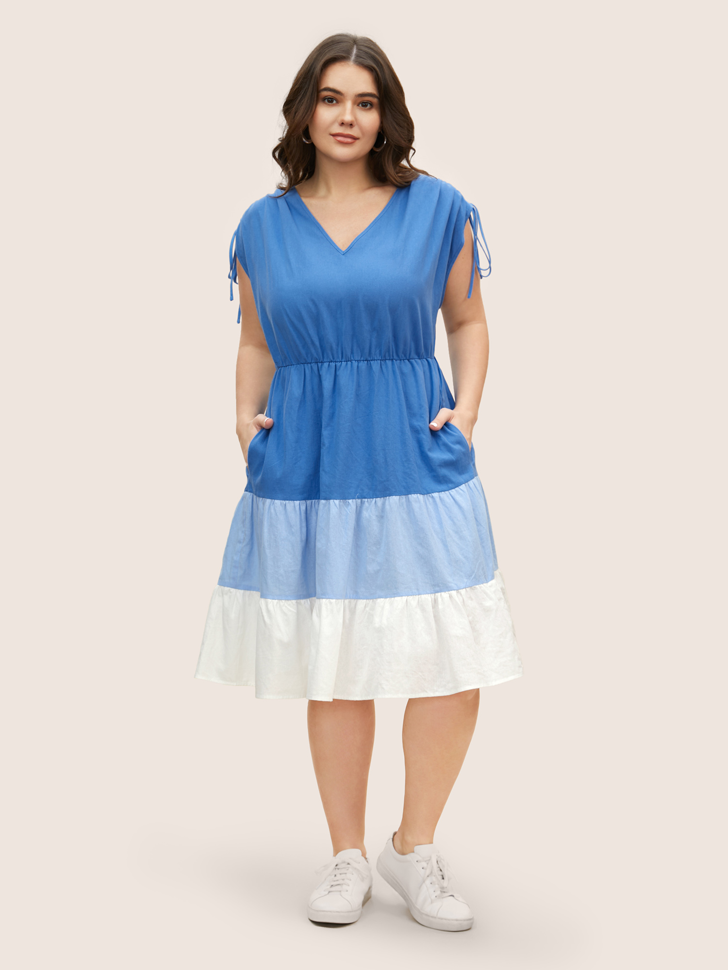 

Plus Size V Neck Colorblock Contrast Drawstring Dress Brightblue Women Contrast V-neck Sleeveless Curvy BloomChic