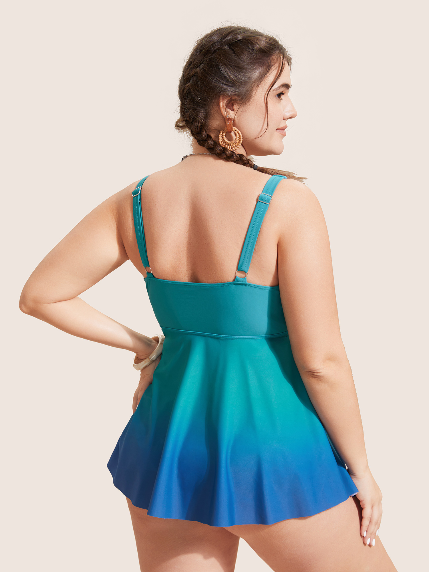Plus Size V Neck Ombre Tiered Ruffles Swim Top Women`s Swimwear Teal Beach Contrast High stretch Bodycon V-neck Curve Swim Tops BloomChic 10/M 