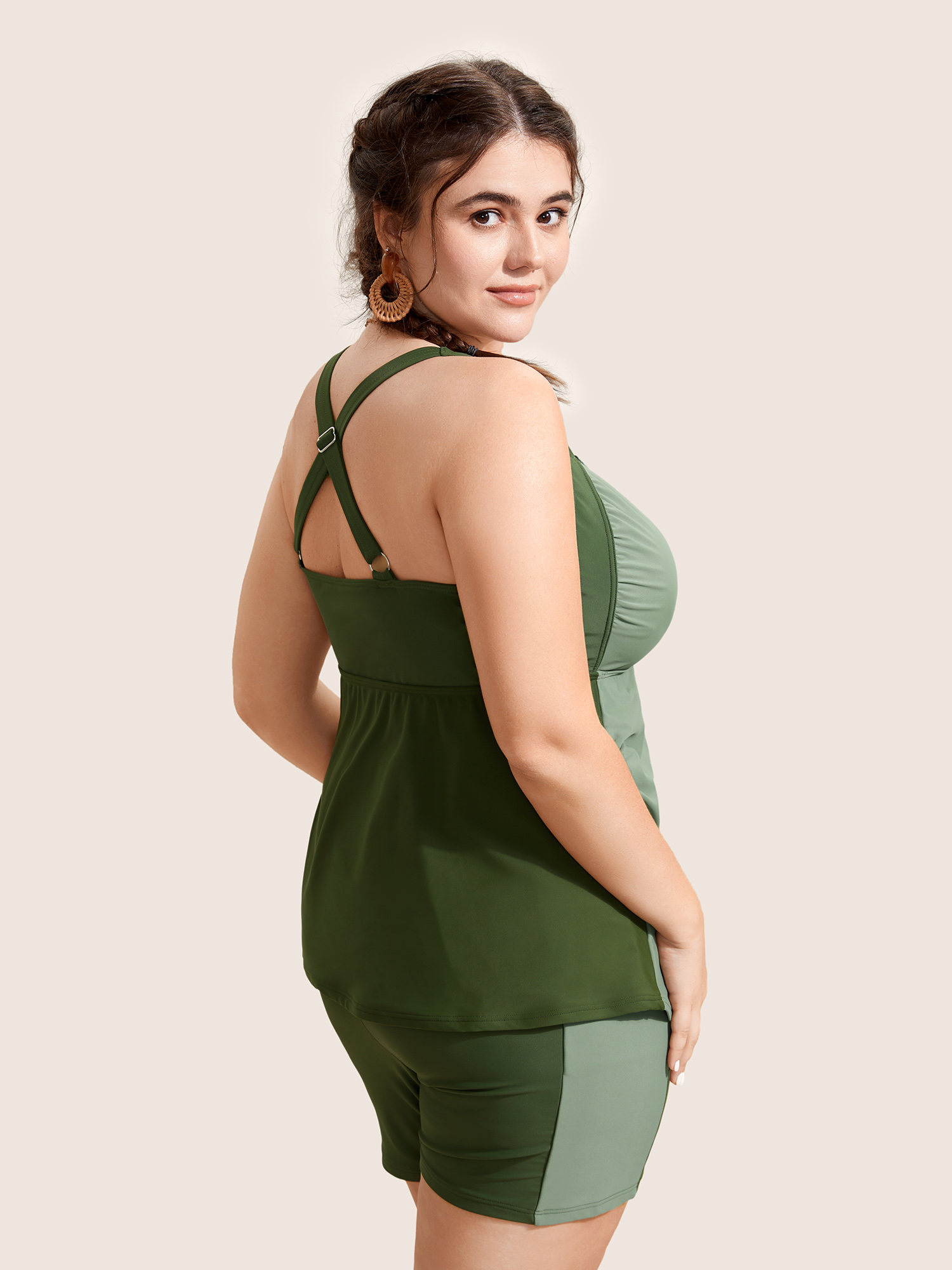 Plus Size Heart Neckline Contrast Gathered Swim Top Women`s Swimwear Moss Beach Gathered High stretch Bodycon Heart neckline Curve Swim Tops BloomChic 26/4X 