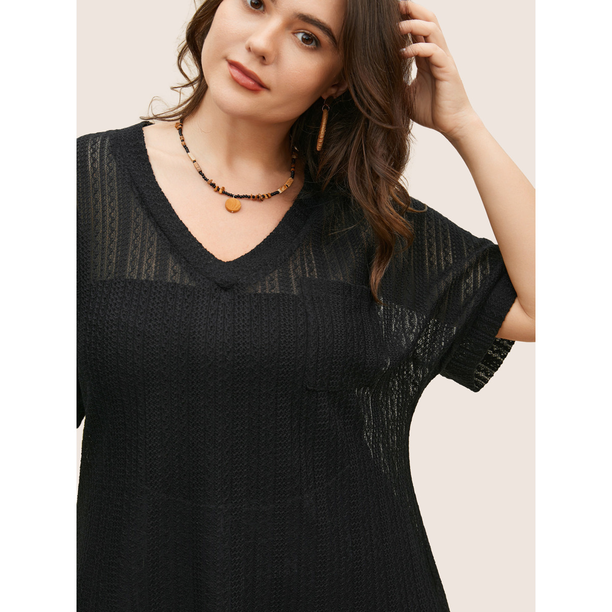 

Plus Size Texture Slit Side Patched Pocket T-shirt Black Women Resort Texture V-neck Vacation T-shirts BloomChic