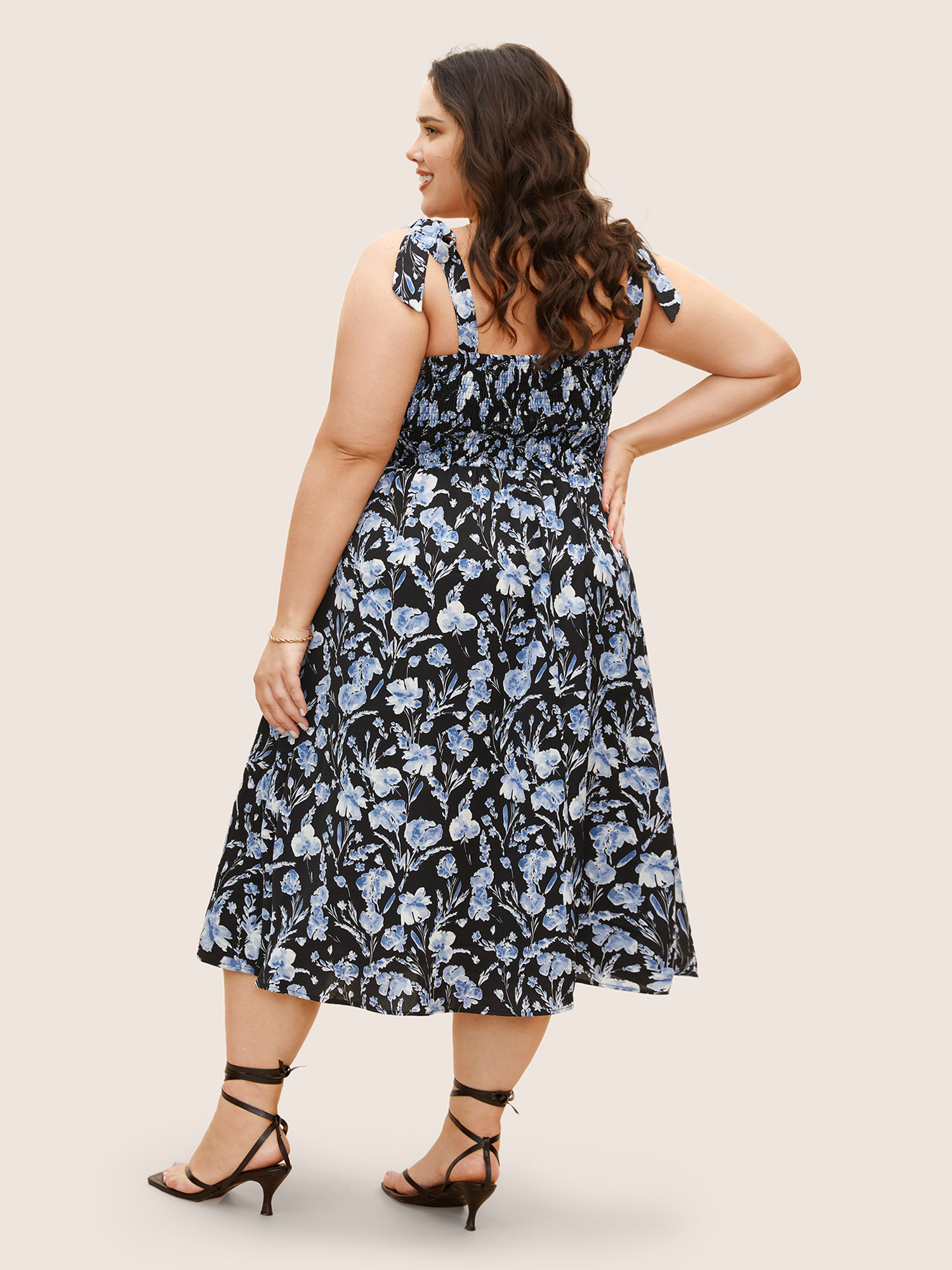 Plus Size Floral Print Tie Knot Shirred Dress Black Women Tie knot Non Sleeveless Curvy BloomChic 14-16/1X 