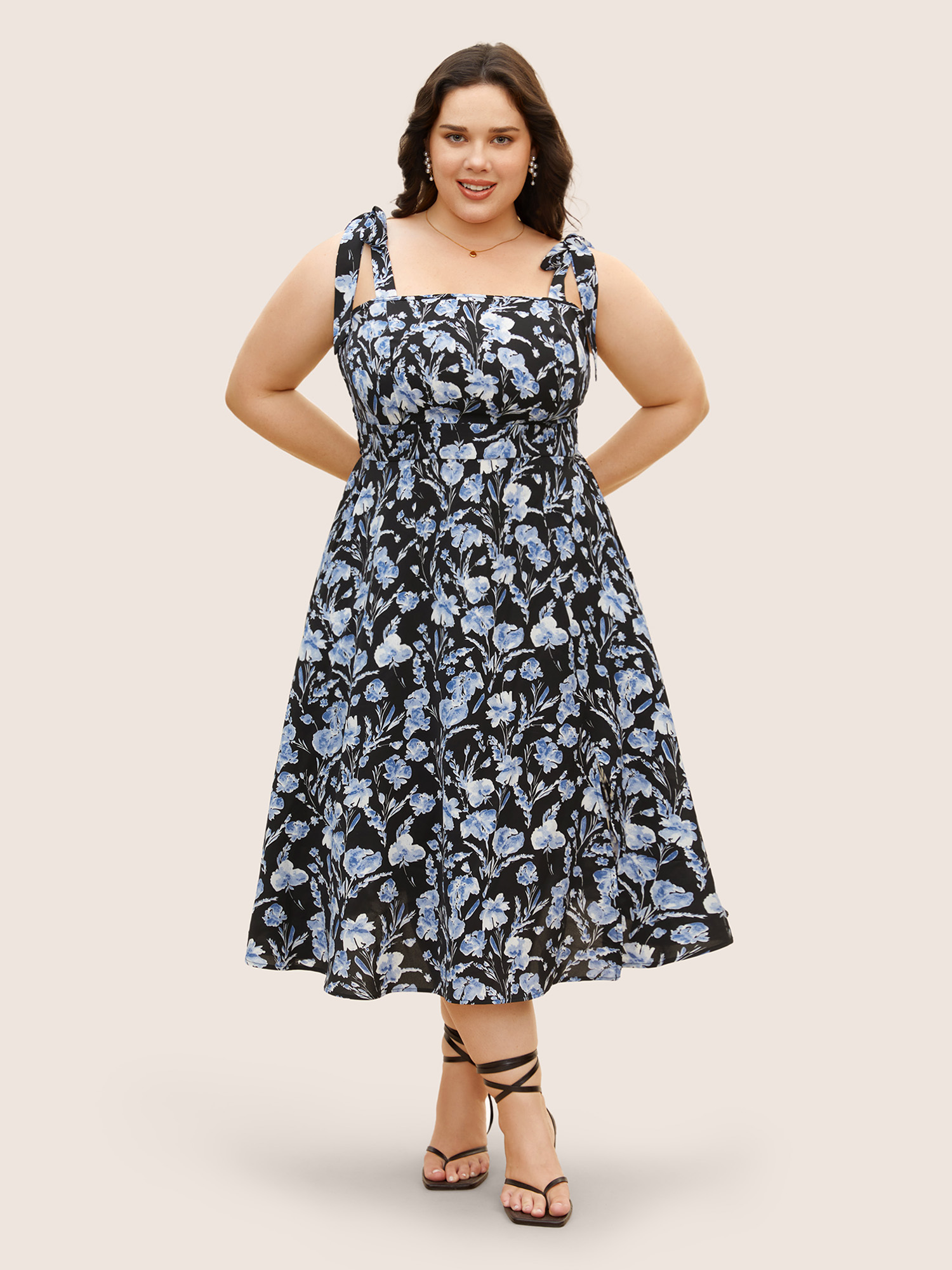 Plus Size Floral Print Tie Knot Shirred Dress Black Women Tie knot Non Sleeveless Curvy BloomChic 14-16/1X 