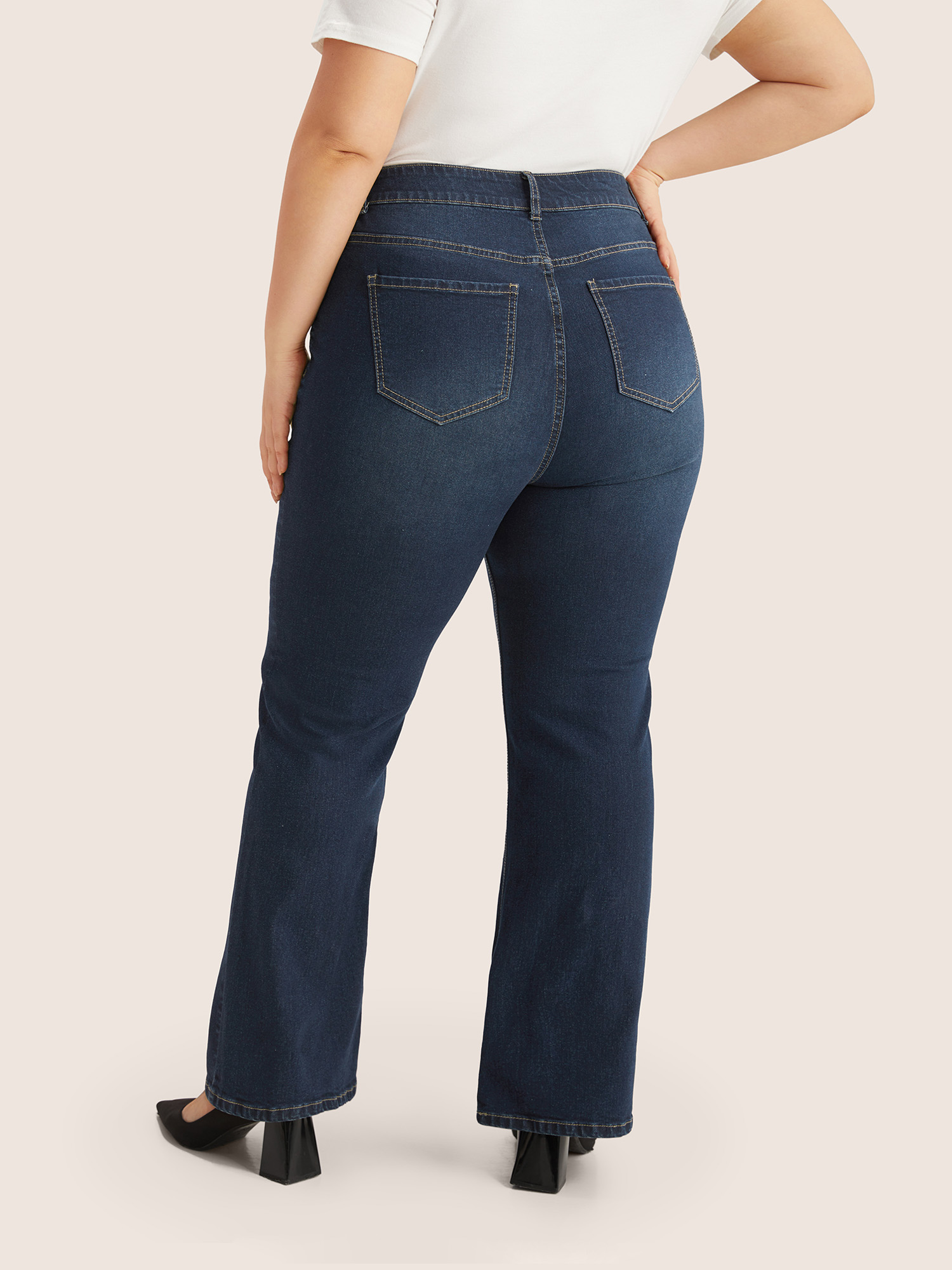 

Plus Size Plain Bootcut Pocket Zipper Fly Jeans Women Indigo Casual Plain Non High stretch Slanted pocket Jeans BloomChic