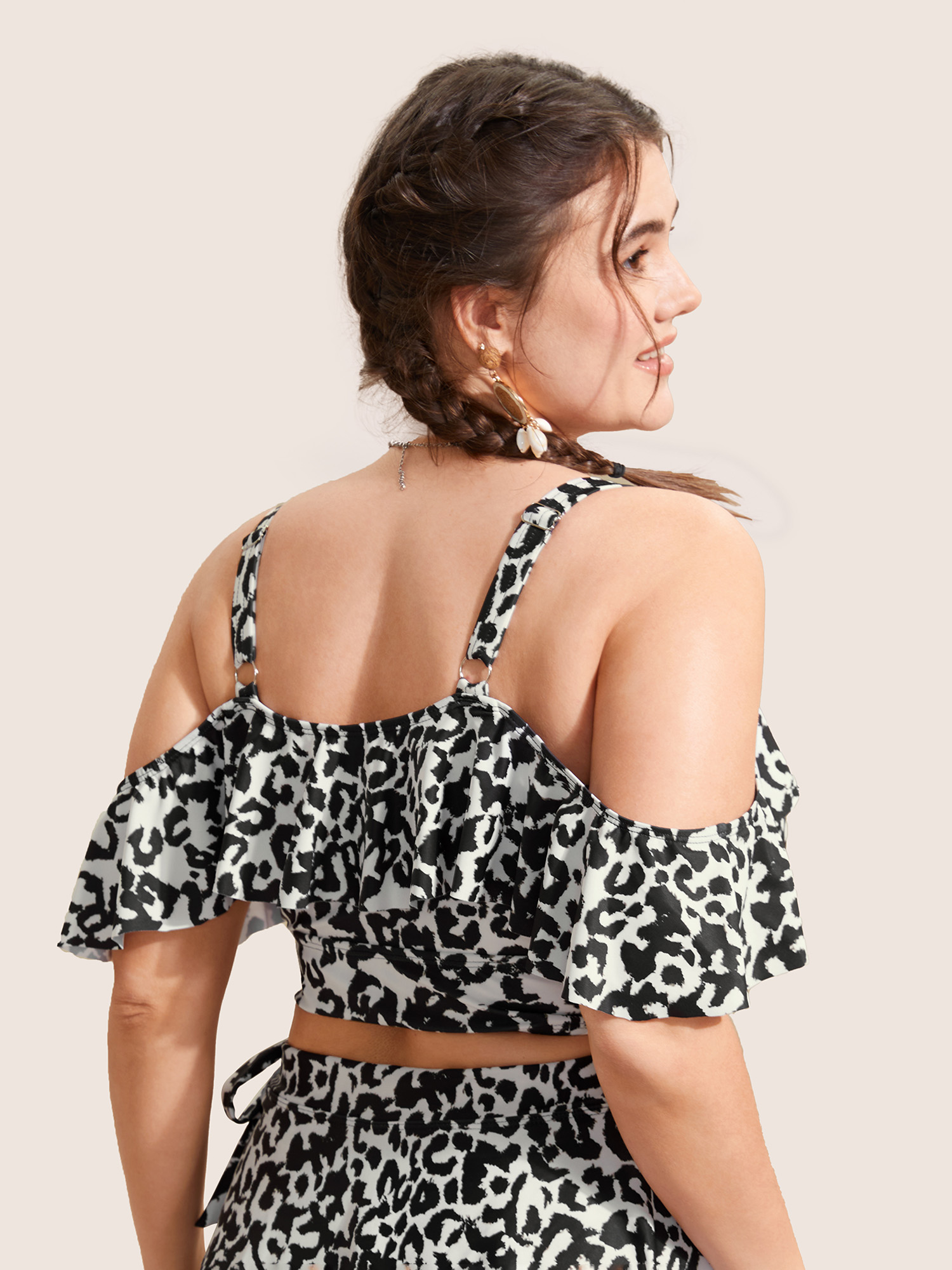 Plus Size Leopard Print Ruffles Adjustable Straps Swim Top Women`s Swimwear Beige Beach Ruffles High stretch Bodycon One-shoulder neck Curve Swim Tops BloomChic 22-24/3X 
