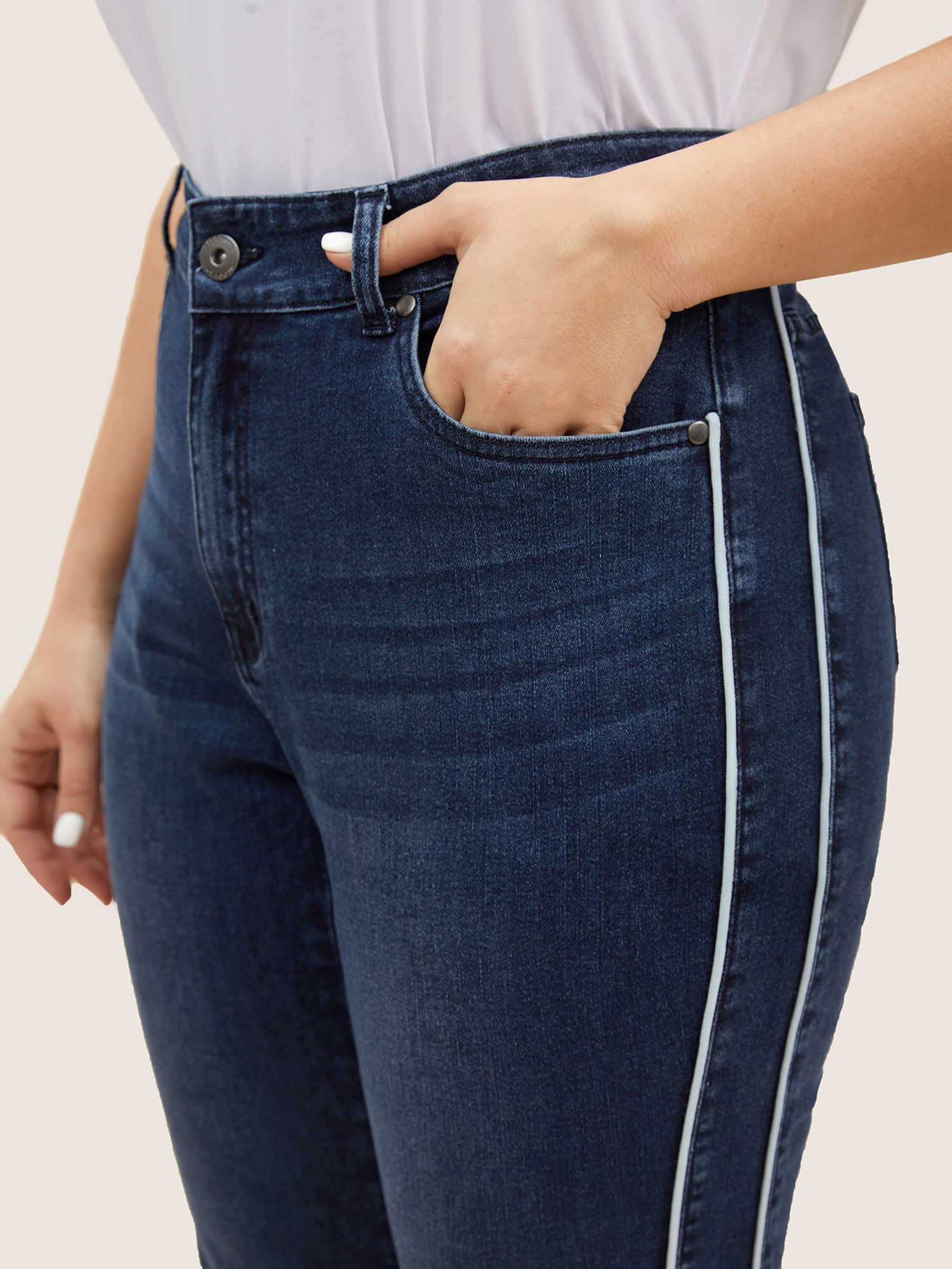 

Plus Size Basics Contrast Trim Skinny Jeans Women Denimindigo Casual High stretch Jeans BloomChic