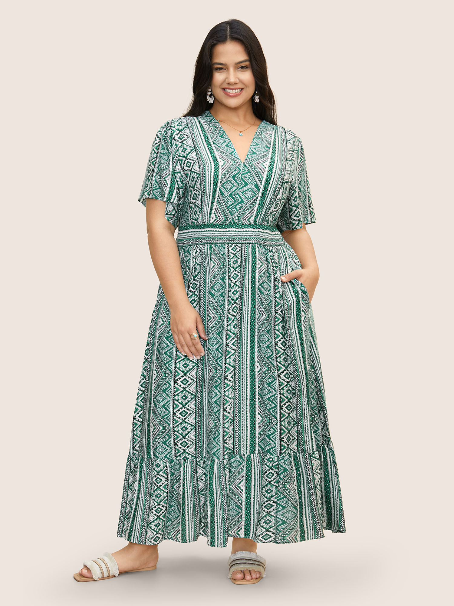 

Plus Size Bandana Print Shirred Patchwork Hem Maxi Dress Emerald Women Resort V-neck Short sleeve Curvy BloomChic