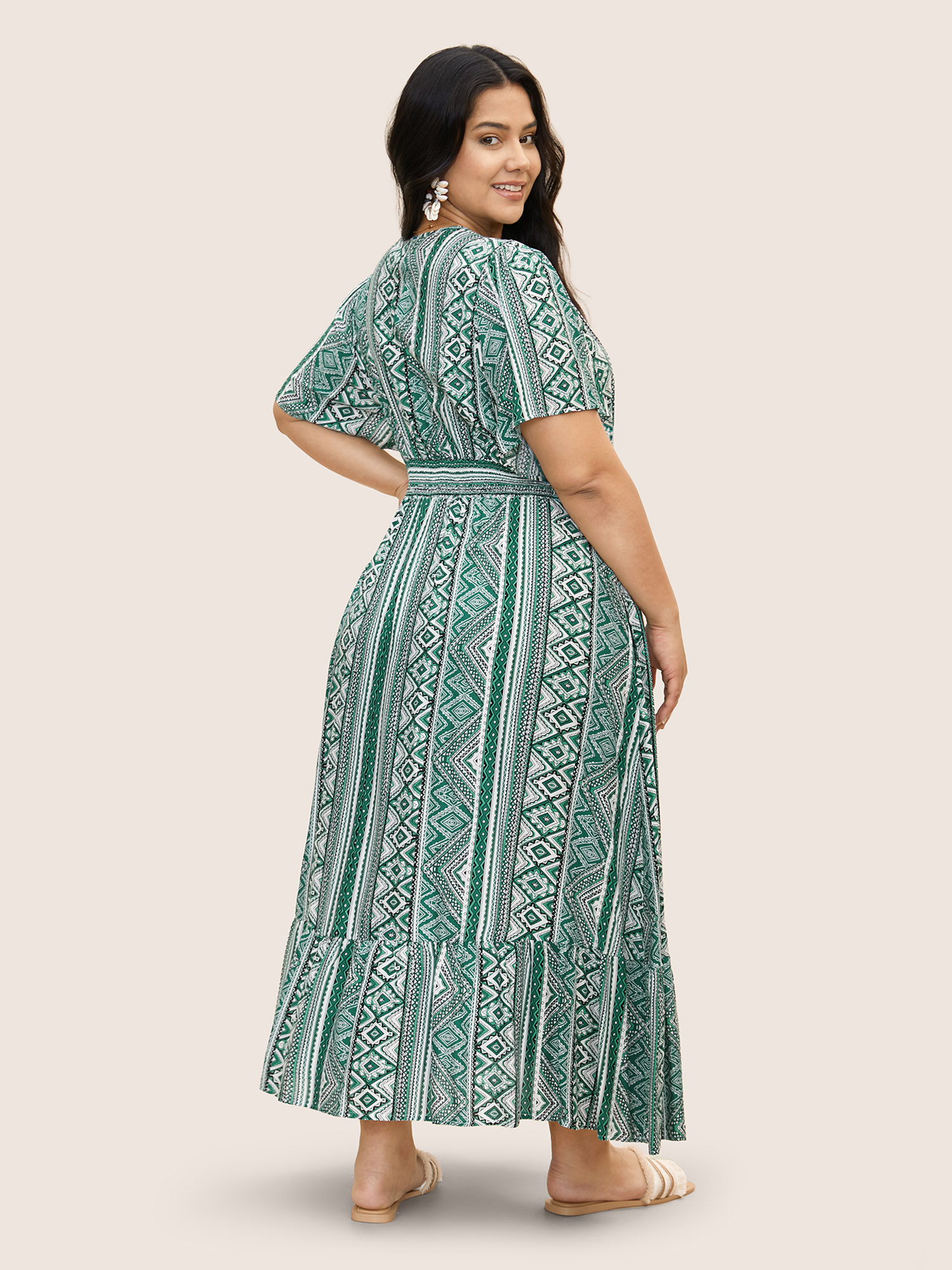 

Plus Size Bandana Print Shirred Patchwork Hem Maxi Dress Emerald Women Resort V-neck Short sleeve Curvy BloomChic