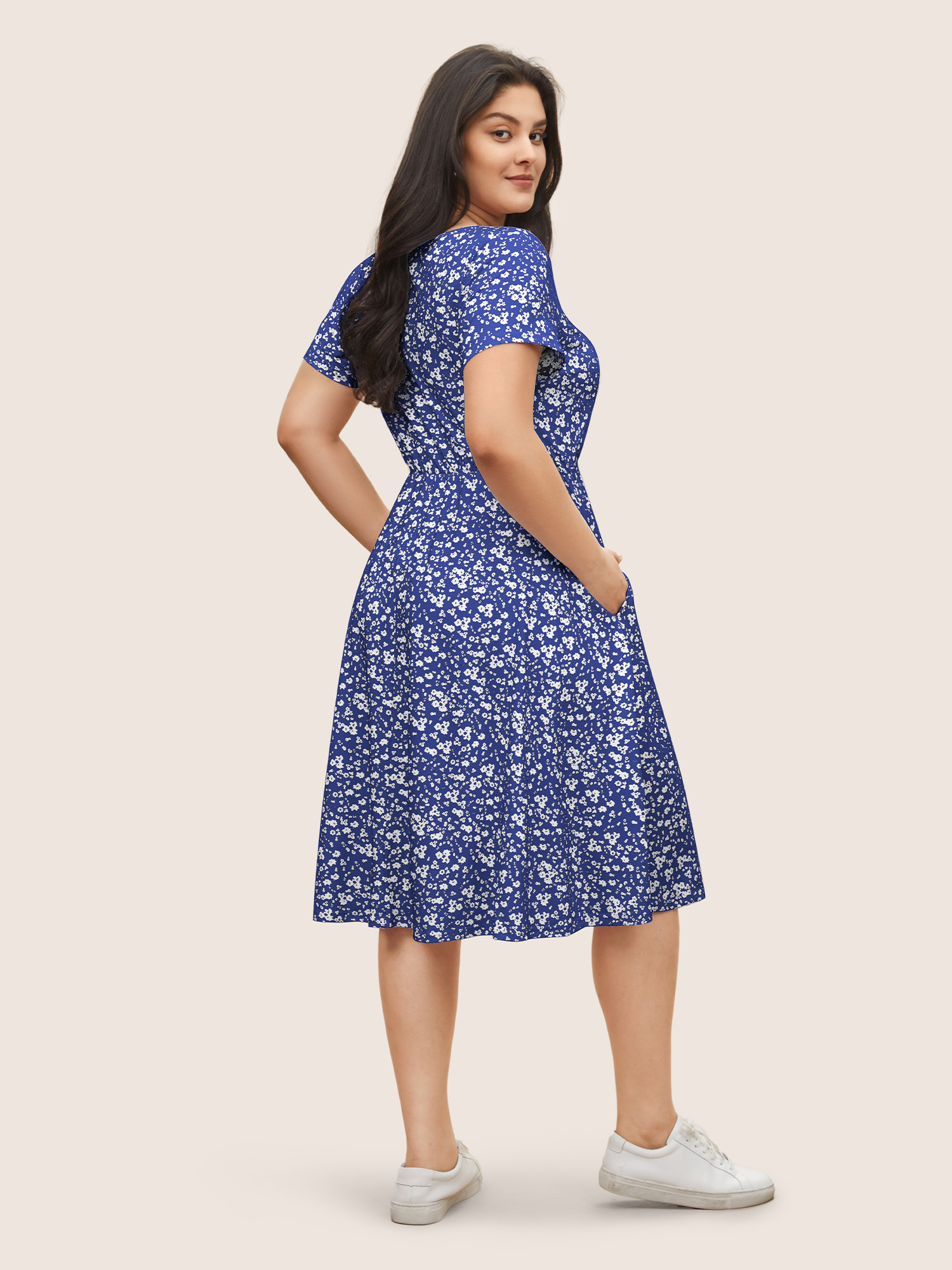 Plus Size Ditsy Floral Elastic Waist Knot Drawstring Dress Navy Women Non V-neck Short sleeve Curvy Midi Dress BloomChic 10/M 