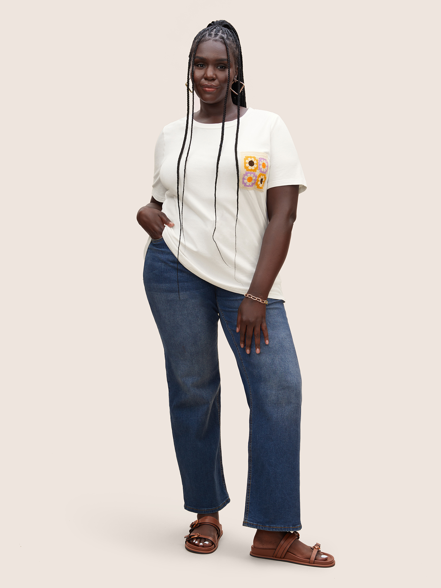 Plus Size Round Neck Crochet Floral Patch Pocket T-shirt Originalwhite Women Resort Contrast Natural Flowers Round Neck Vacation T-shirts BloomChic 26/4X 