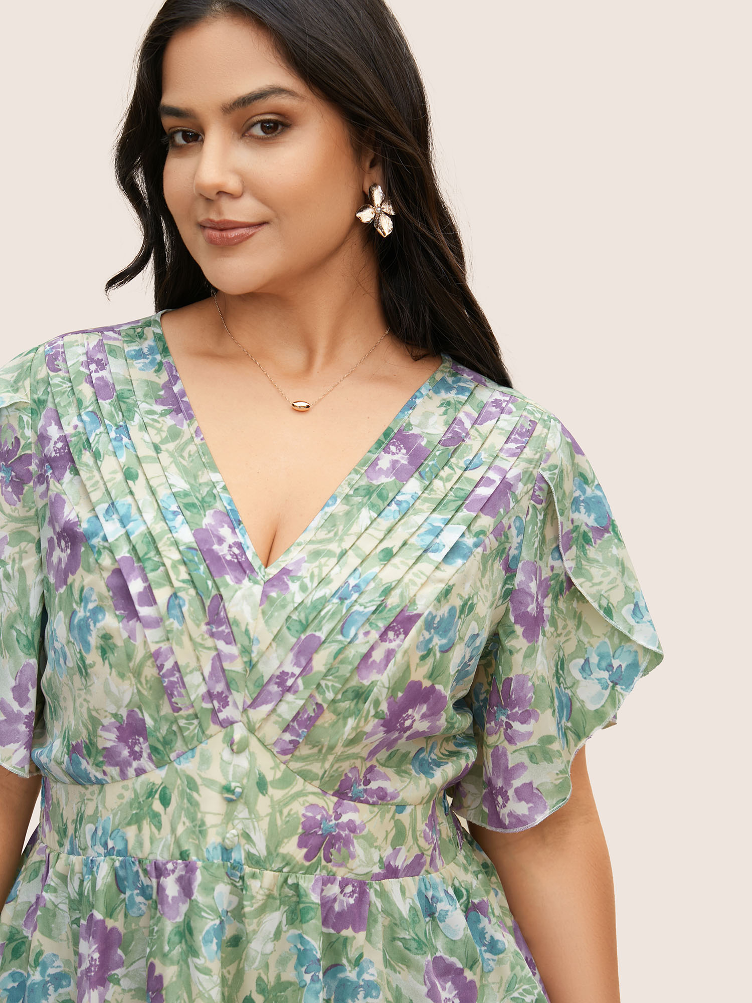 Plus Size Multicolor V Neck Floral Petal Sleeve Pleated Blouse Women Elegant Short sleeve V-neck Everyday Blouses BloomChic 28/5X 