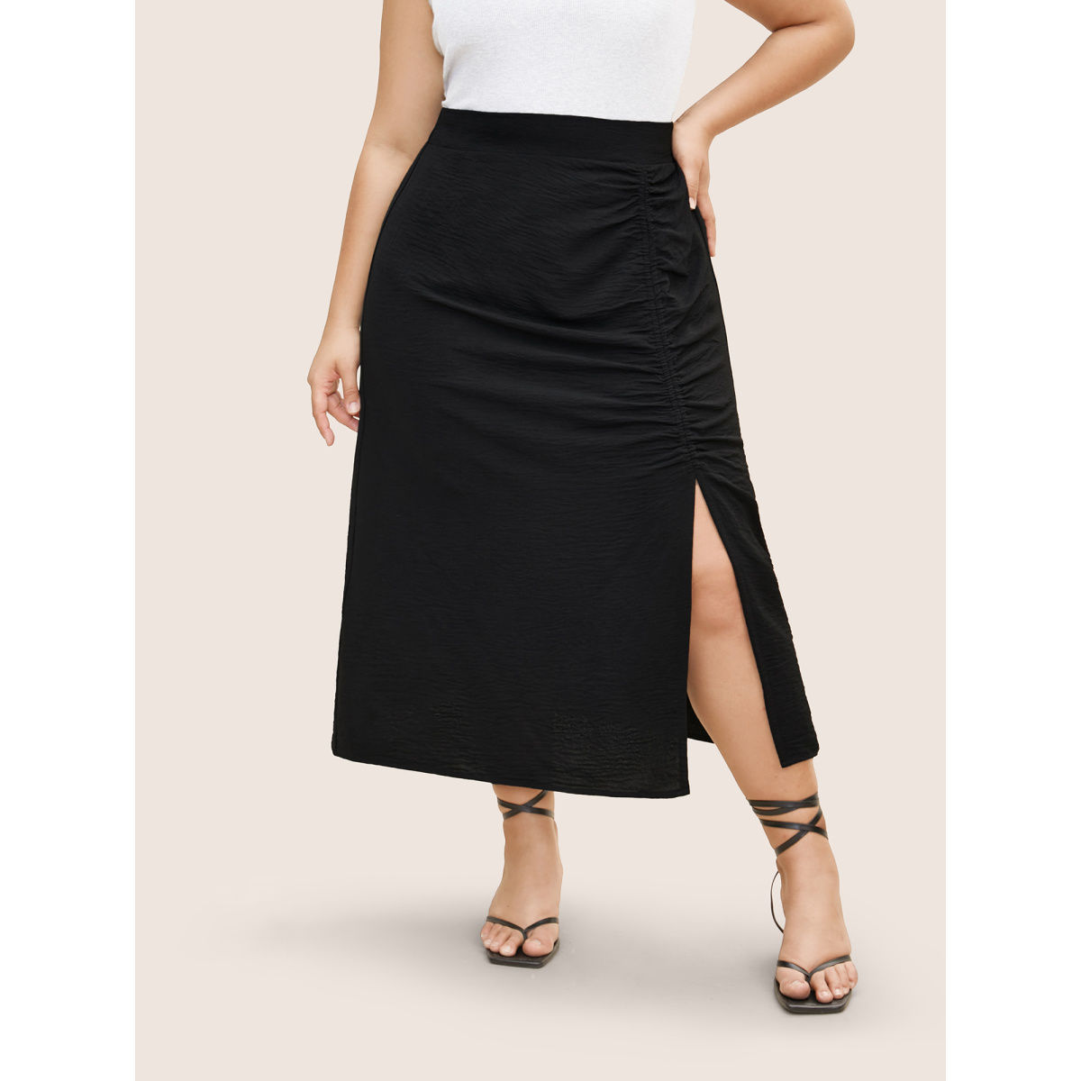 

Plus Size Plain Textured Slit Hem Gathered Skirt Women Black Elegant Gathered No stretch Side seam pocket Everyday Skirts BloomChic