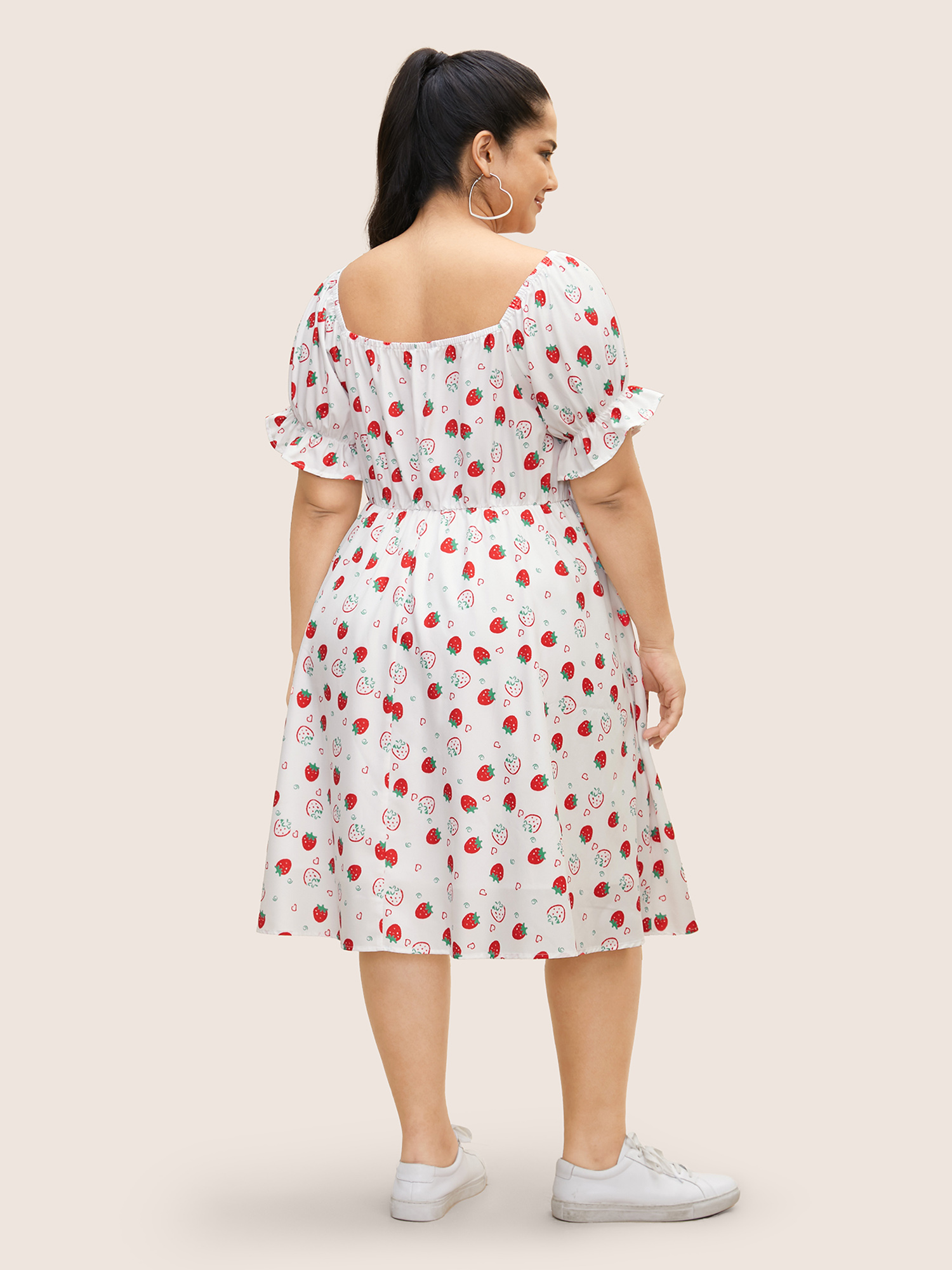 Plus Size Strawberry Print Puff Sleeve Elastic Waist Dress WhiteSmoke Women Ruffles V-neck Short sleeve Curvy BloomChic 10/M 